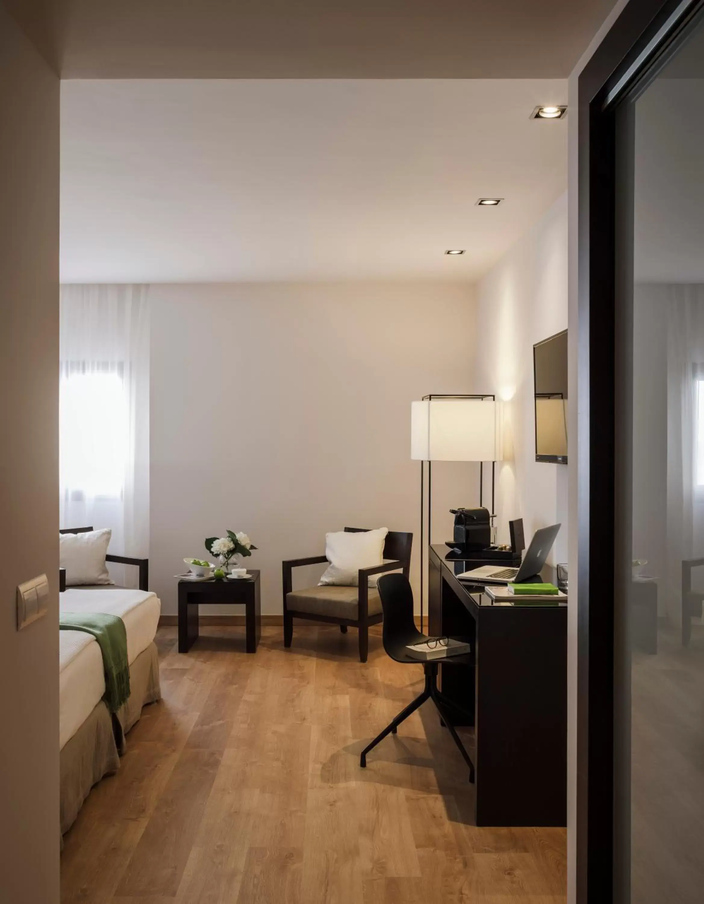 Bedroom, Seating Area in Hotel Fernando III