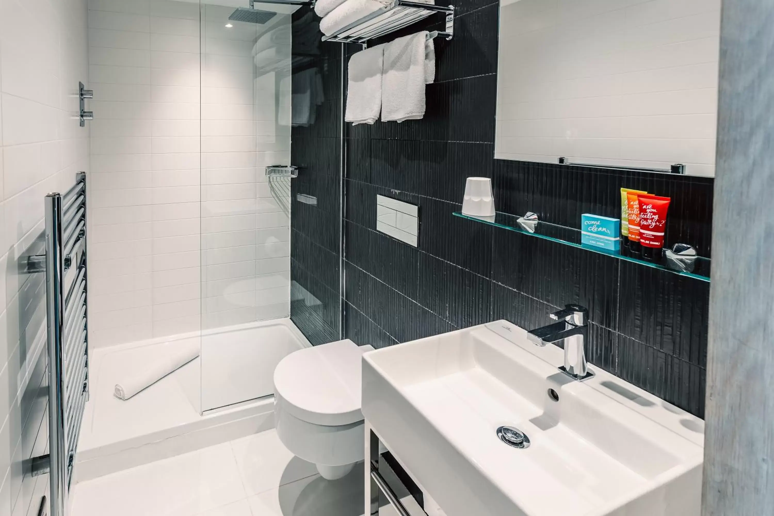 Bathroom in Grassmarket Hotel Bathroom in Grassmarket Hotel