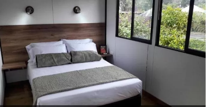 Bed in ALTO LODGING Centro de Entrenamiento Deportivo y Negocios, a 2 pasos del Aeropuerto JMC, Transporte Incluido