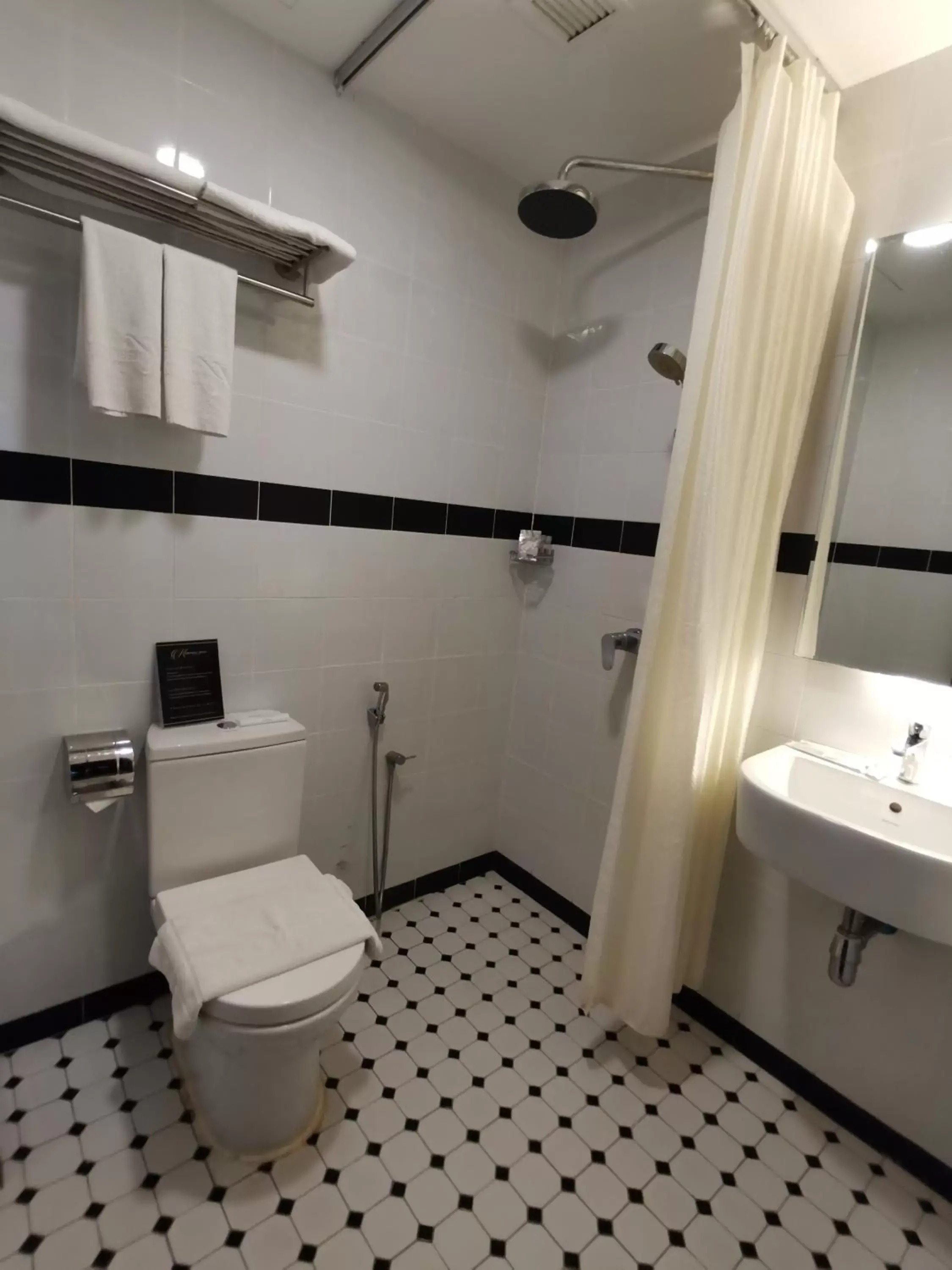 Bathroom in Kimberley Hotel Georgetown