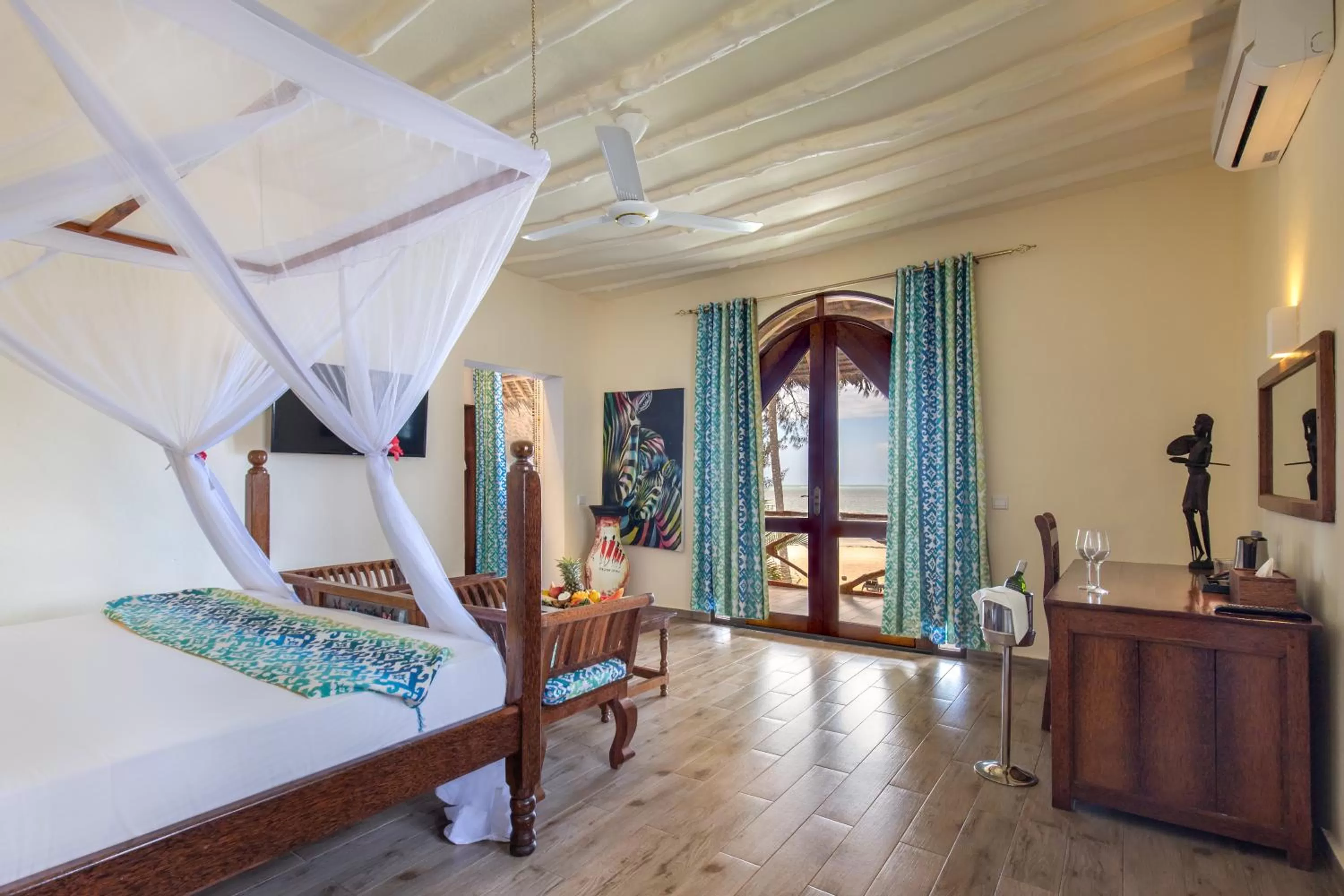 Photo of the whole room, Bed in Kiwengwa Beach Resort