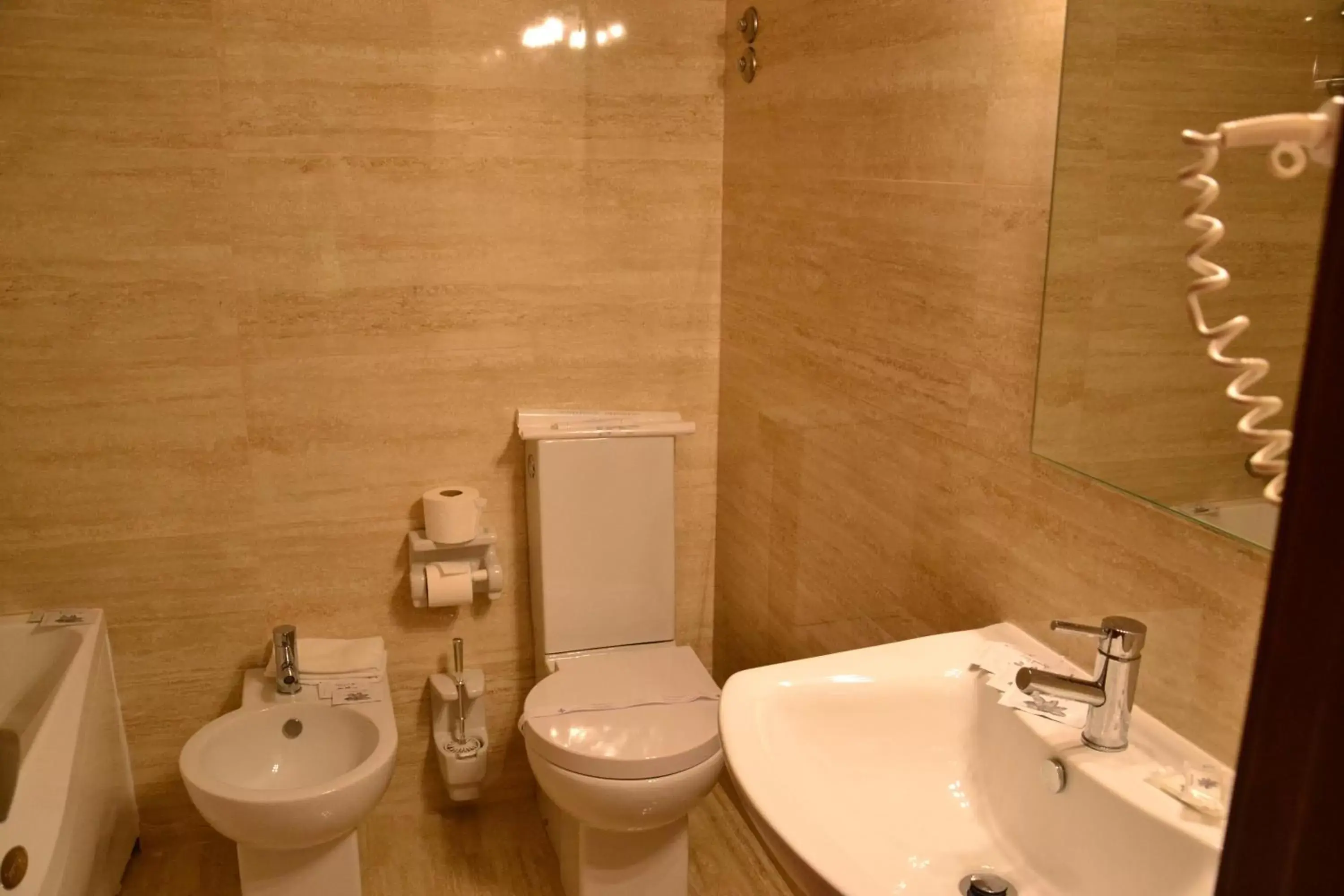Toilet, Bathroom in Hotel Santo Andre