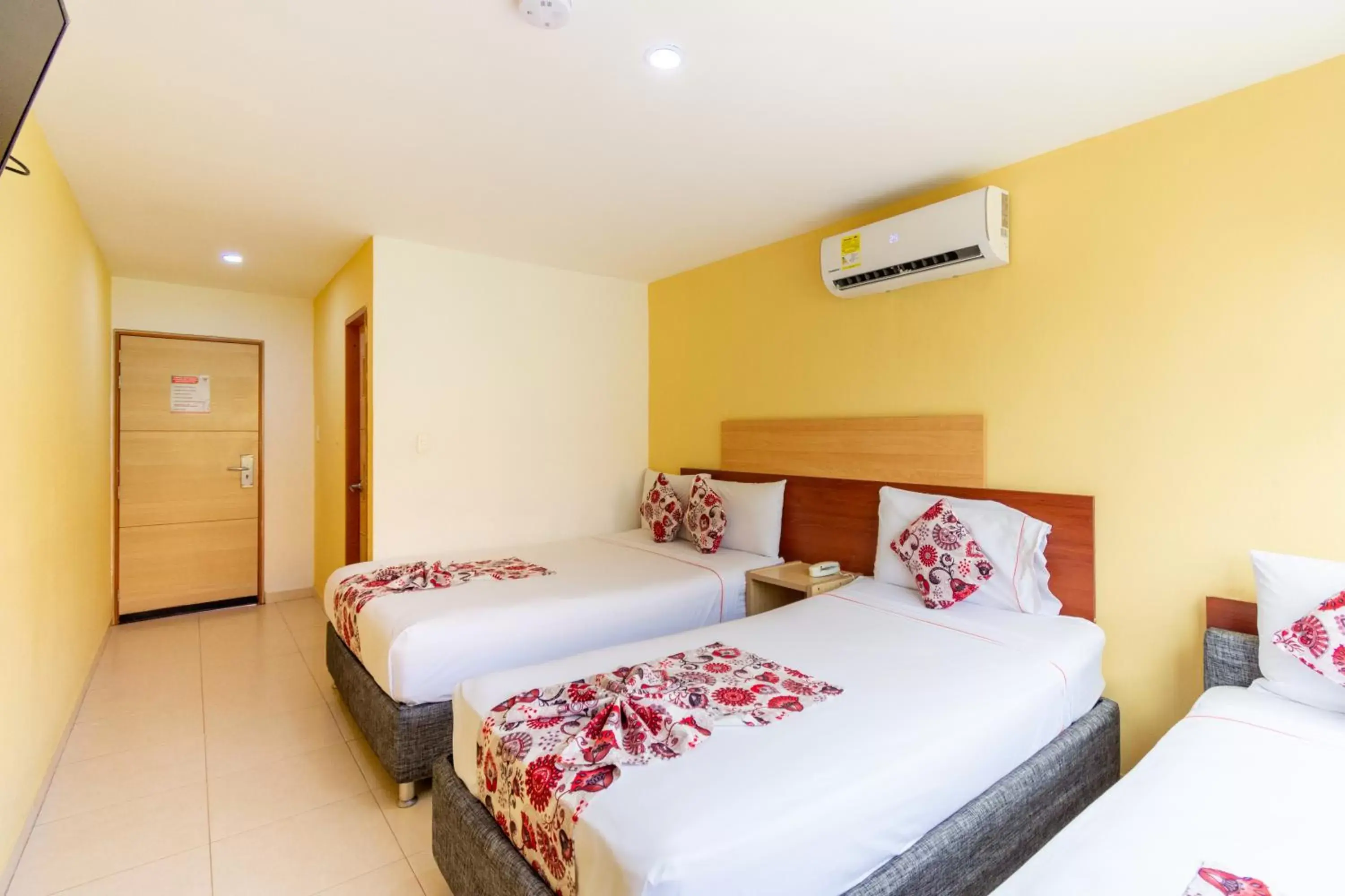 Superior Quadruple Room in Hotel Portobahia Santa Marta Rodadero Superior Quadruple Room in Hotel Portobahia Santa Marta Rodadero