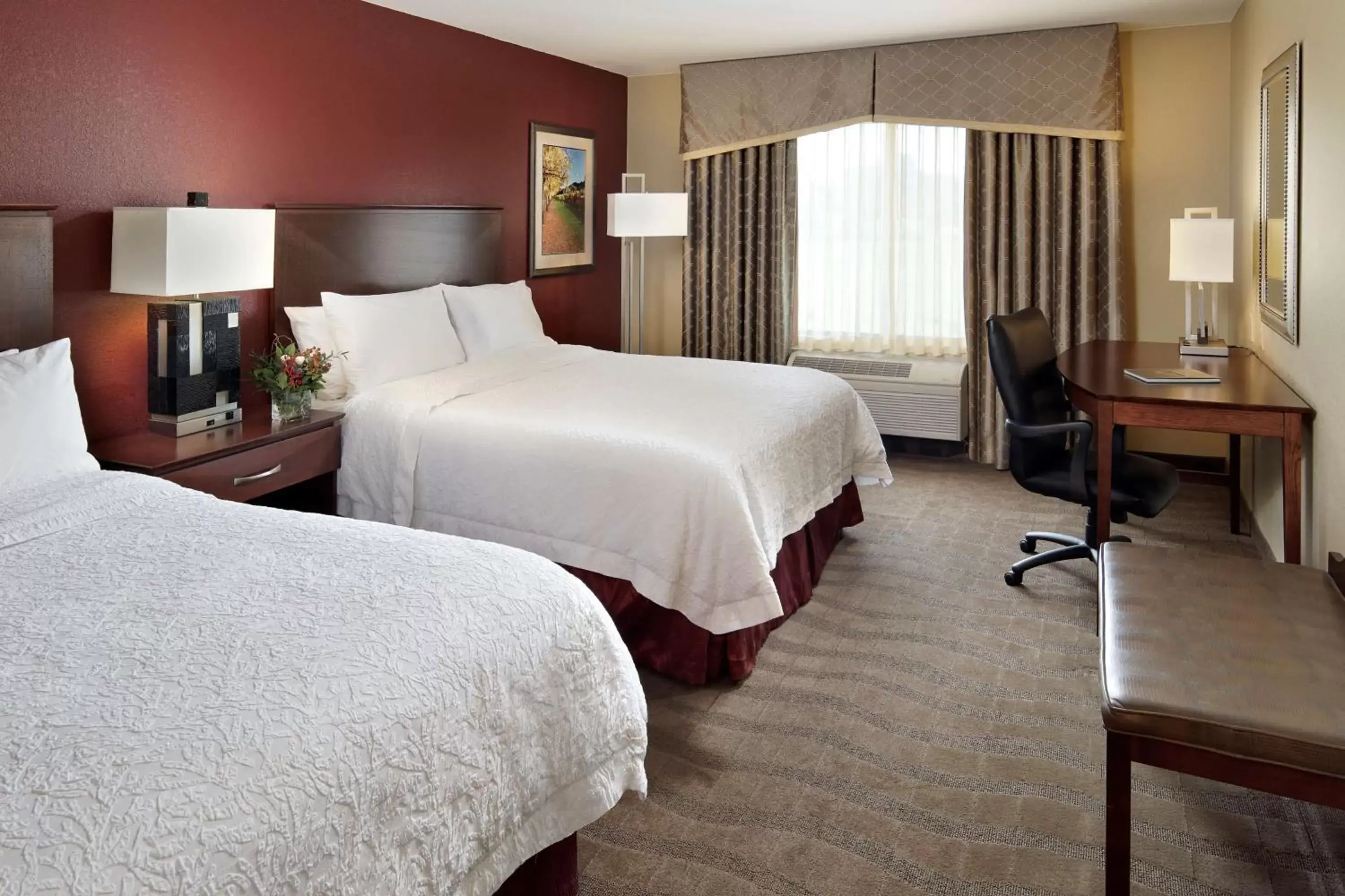 Bed in Hampton Inn & Suites Paso Robles