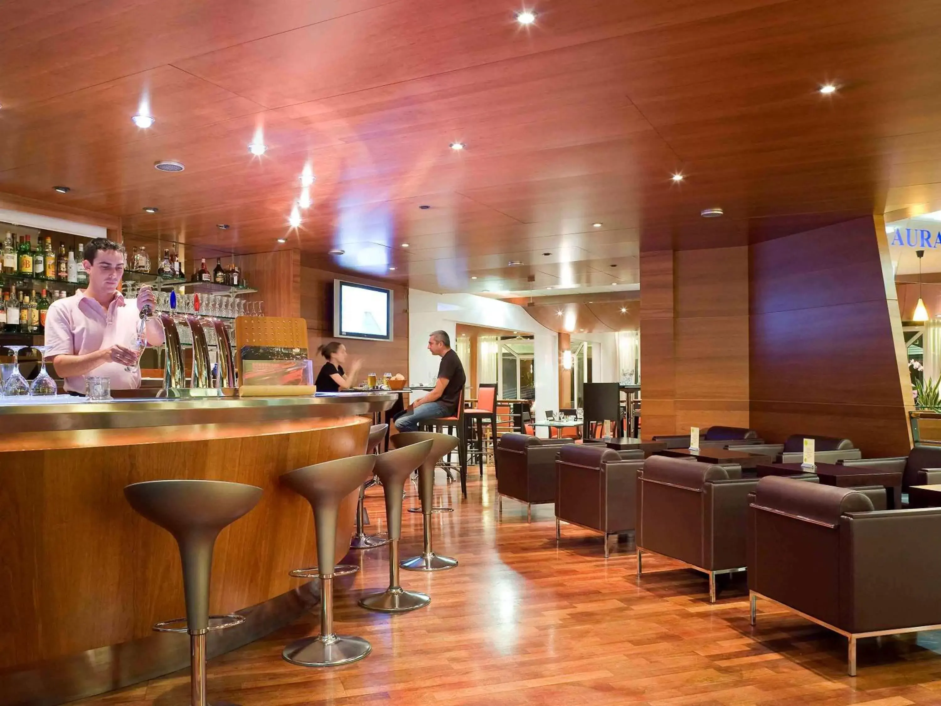 Lounge or bar, Lounge/Bar in Novotel Chartres