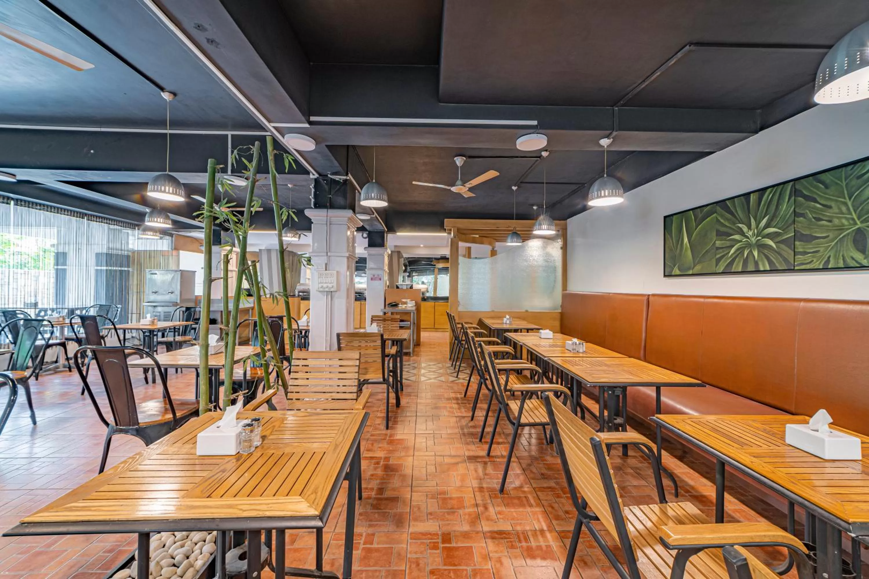 Restaurant/places to eat in Hotel Athome , Whitefields, Kondapur