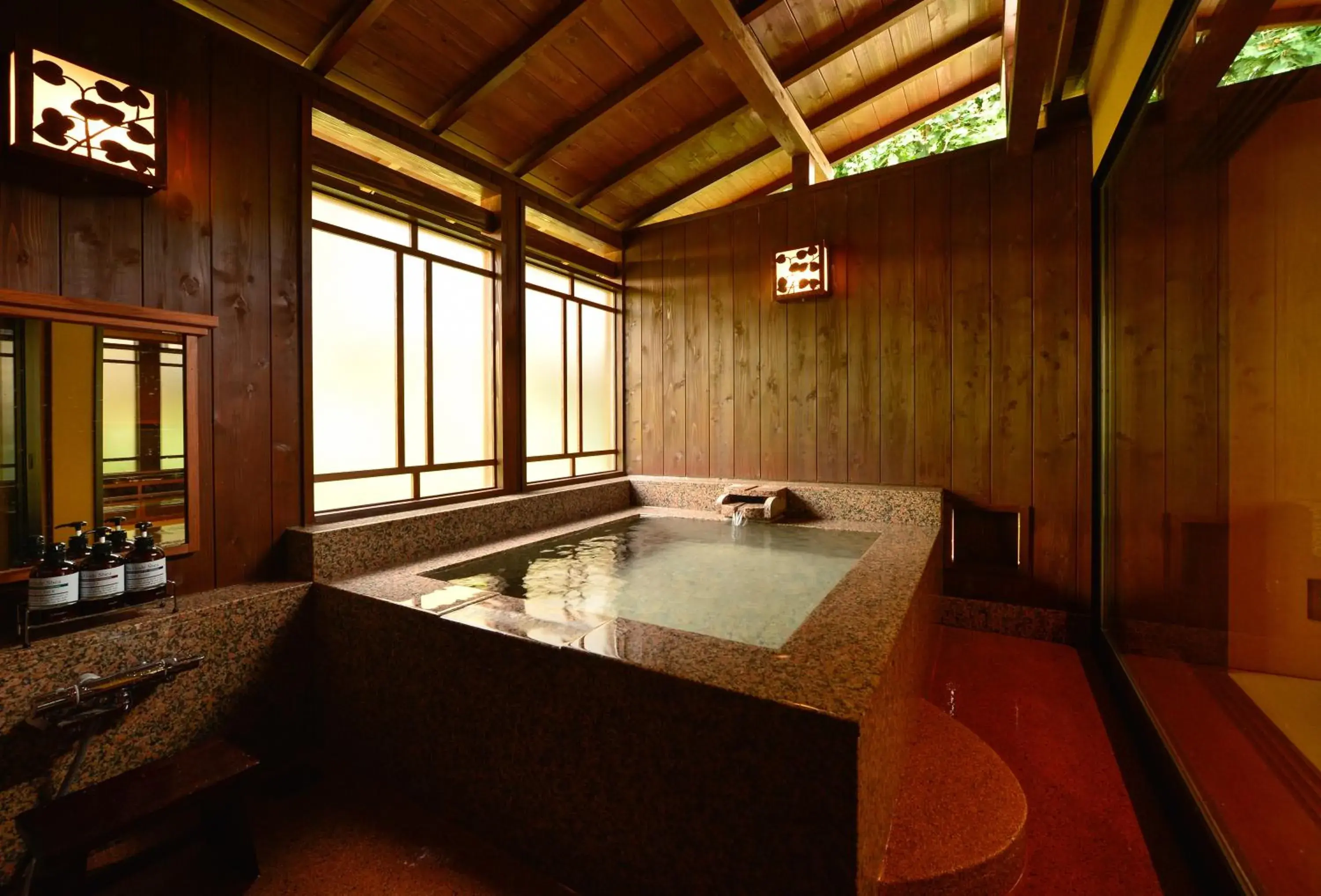 Open Air Bath, Bathroom in Hakoneyumoto Onsen Yaeikan