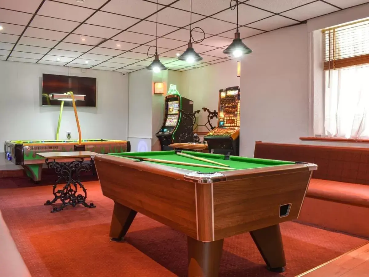 Billiards in Danescourt Lodge