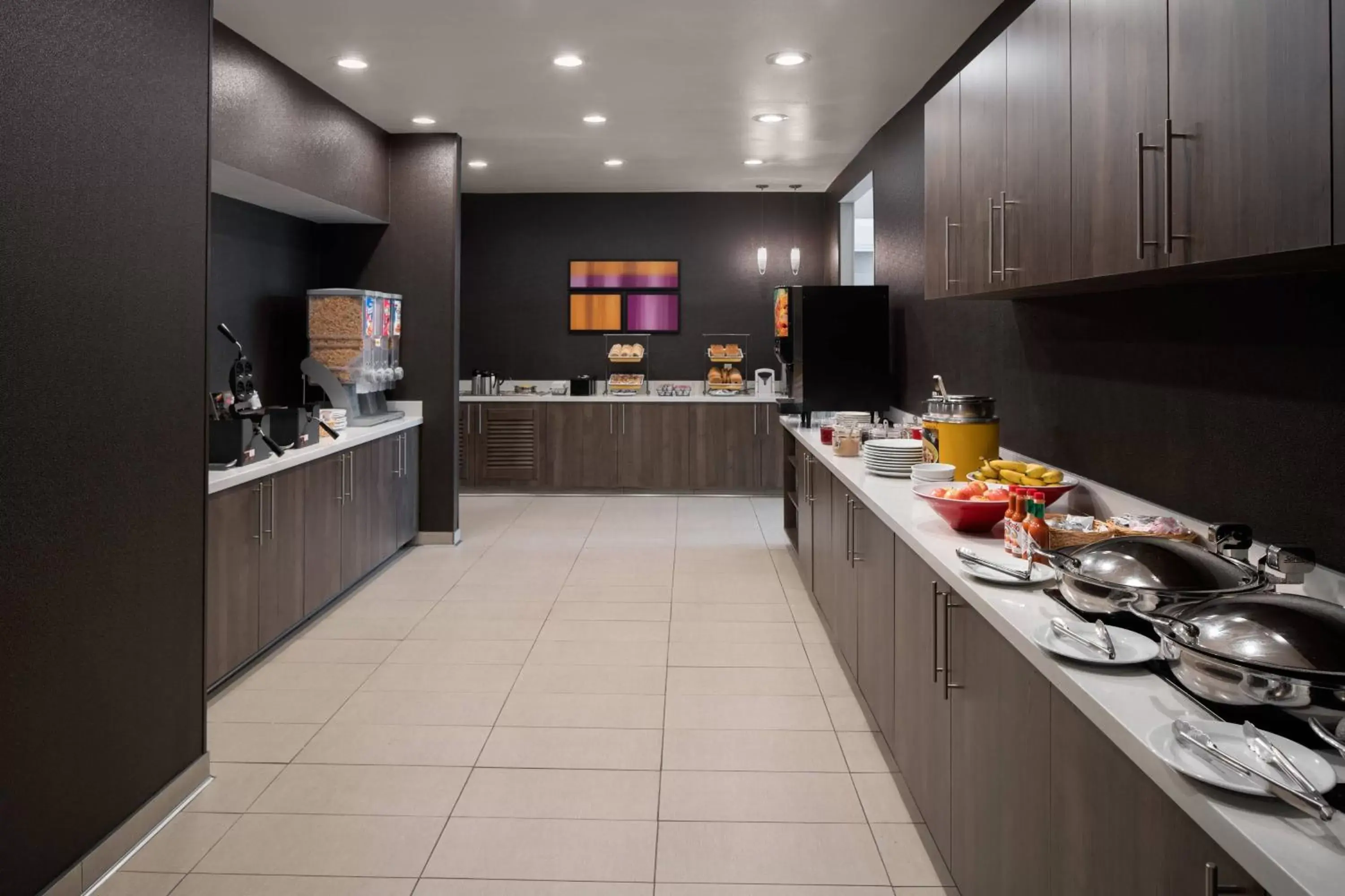 Breakfast, Kitchen/Kitchenette in Residence Inn by Marriott Cypress Los Alamitos
