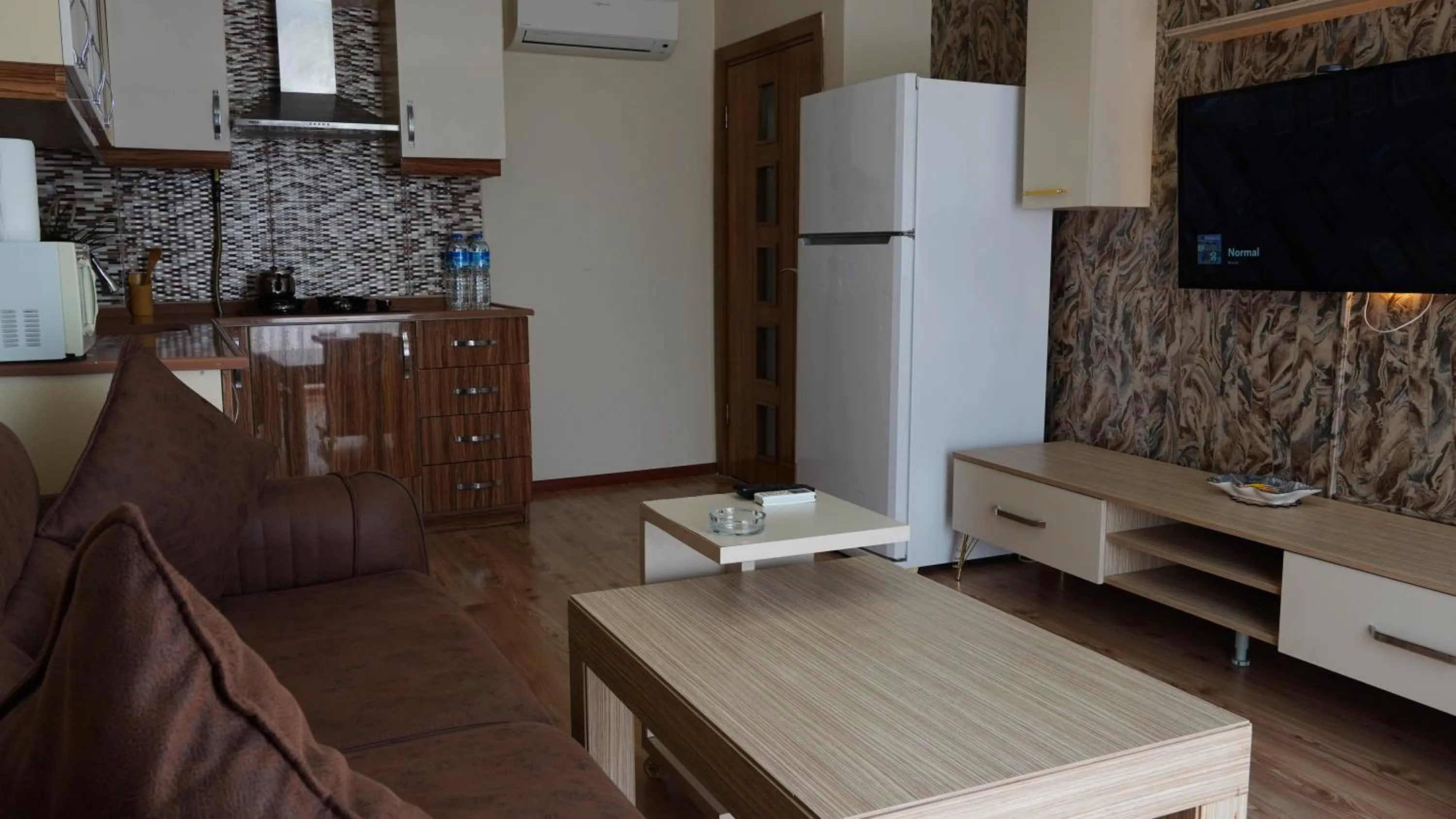 Communal lounge/ TV room in Overland Residence