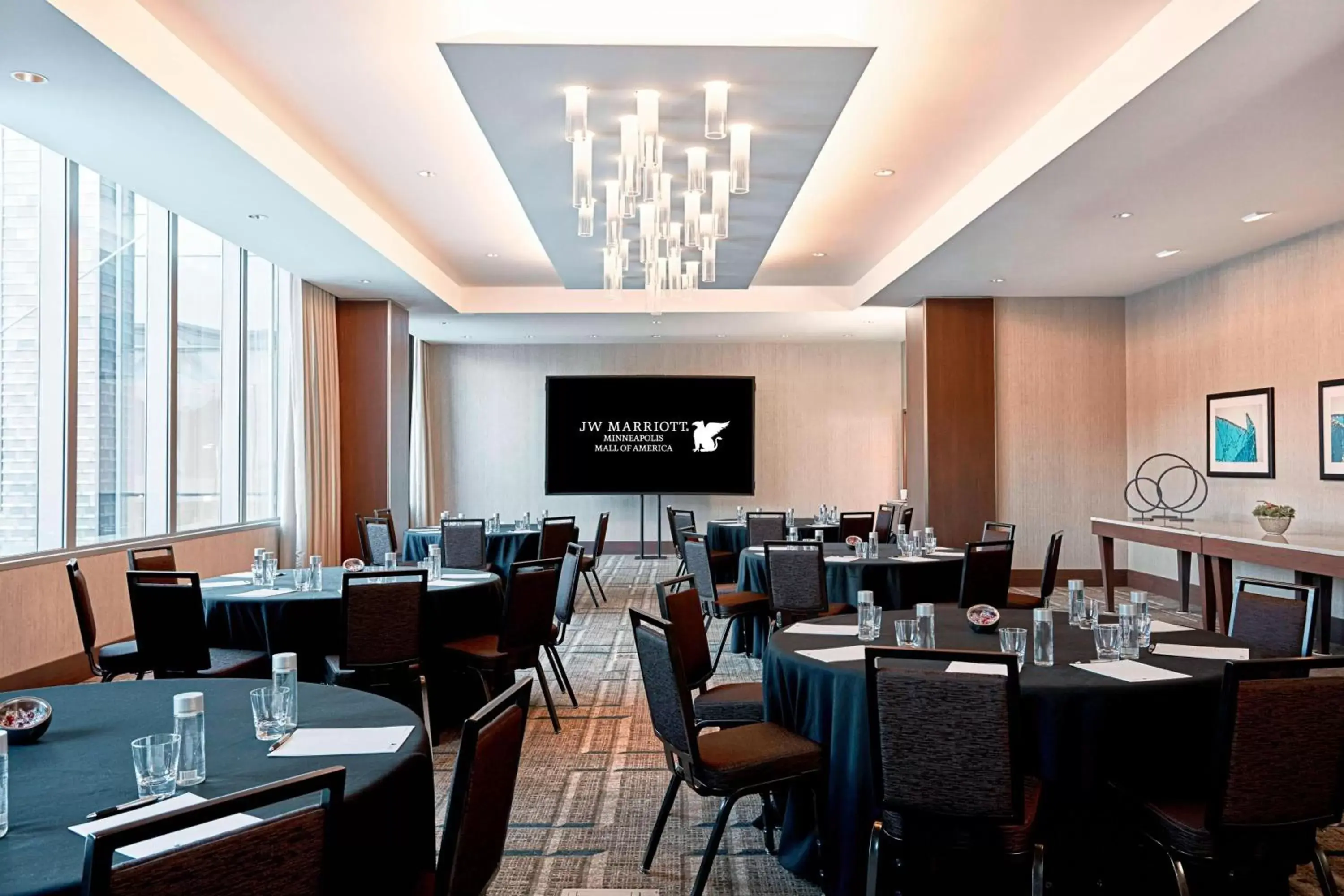 Meeting/conference room, Restaurant/Places to Eat in JW Marriott Minneapolis Mall of America