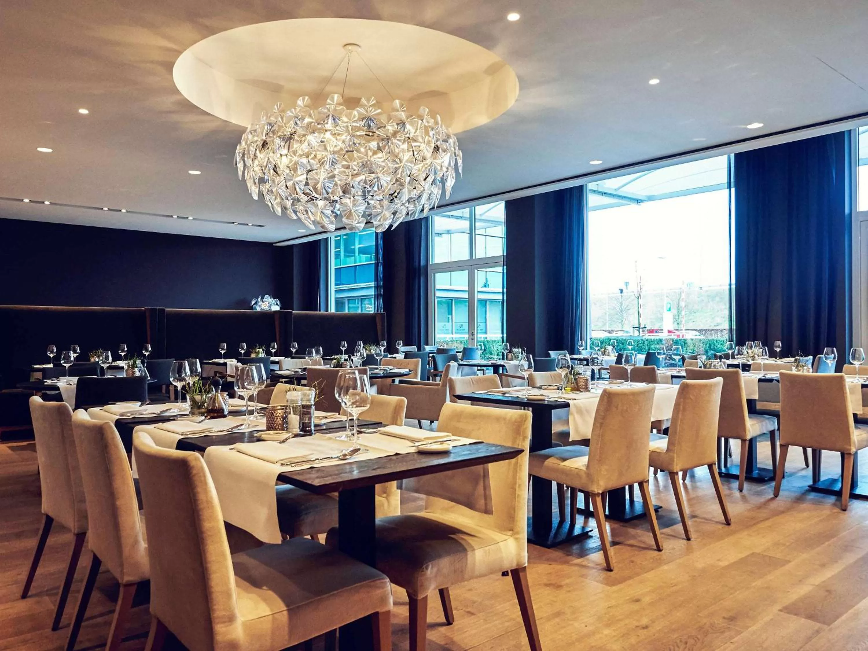 Restaurant/places to eat in Mercure Roeselare