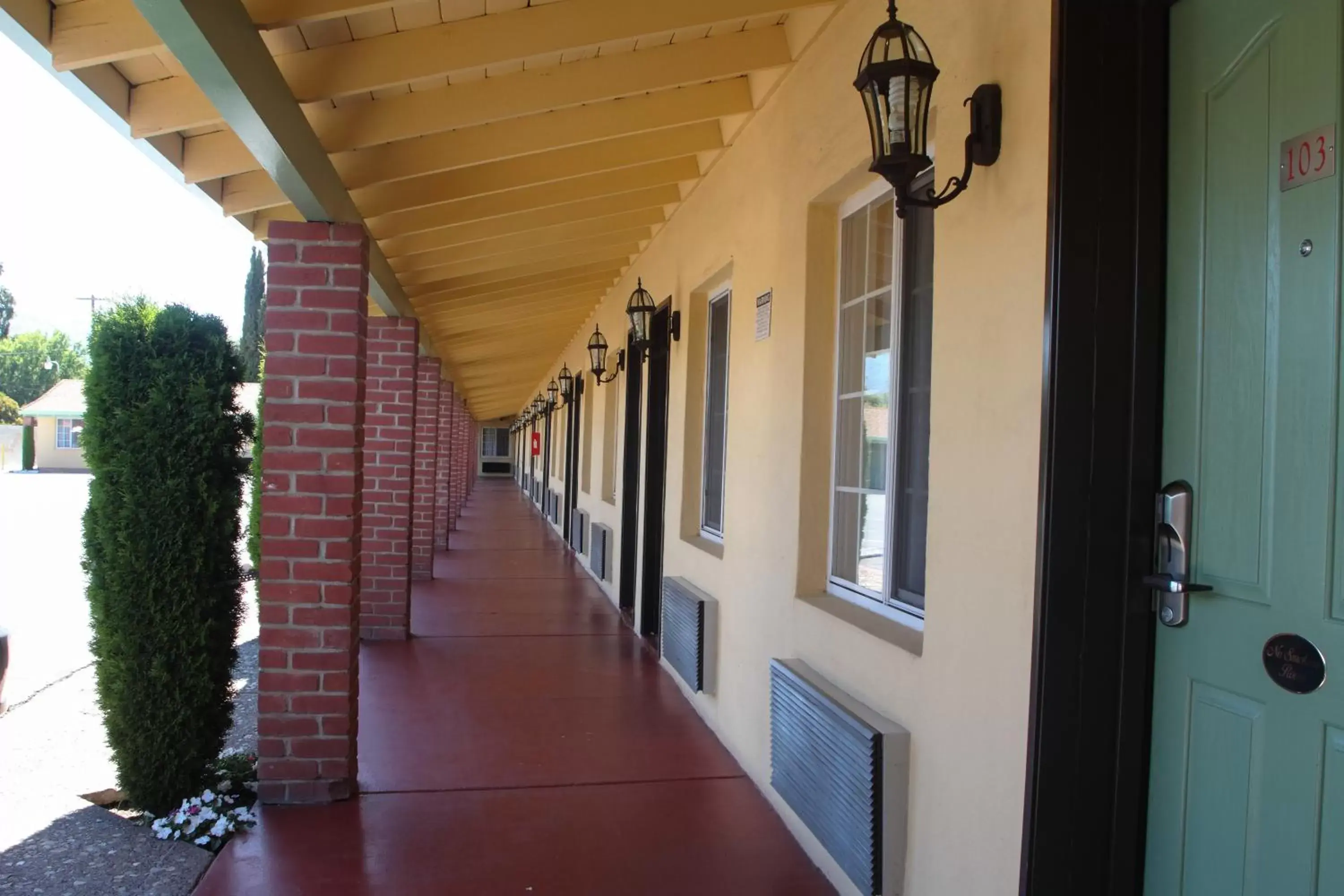 Balcony/Terrace in King's Rest Motel