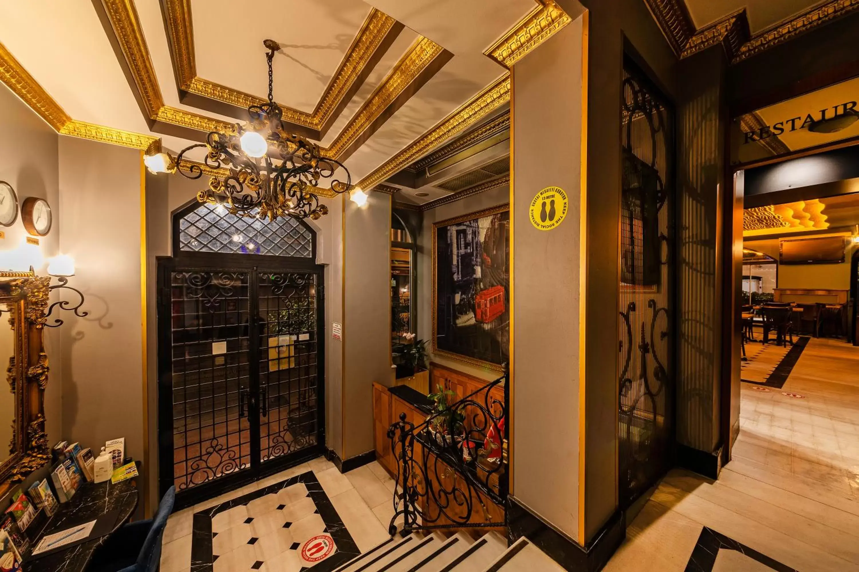 Lobby or reception in Santa Ottoman Hotel