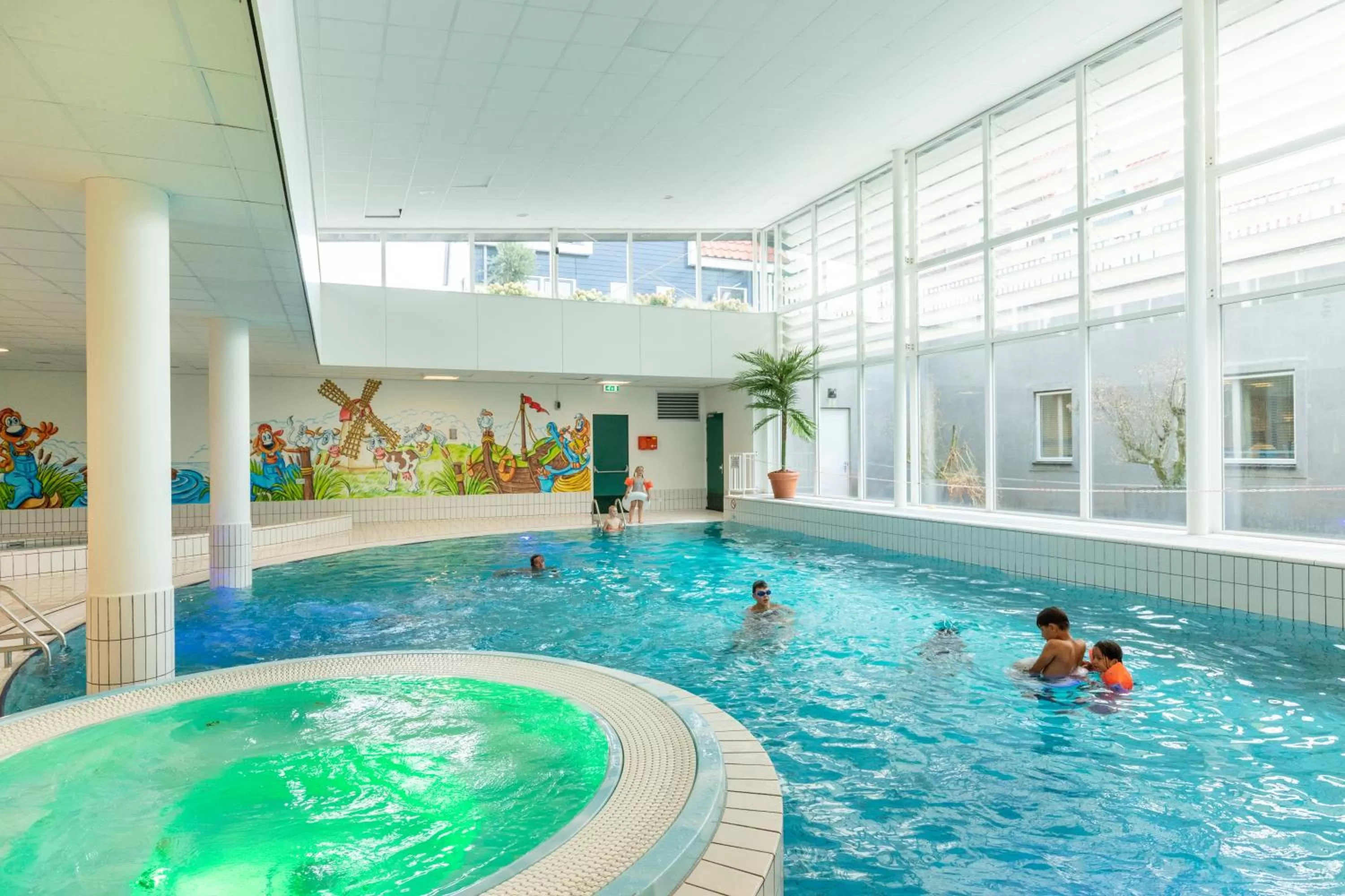 Swimming pool in Marinapark Volendam
