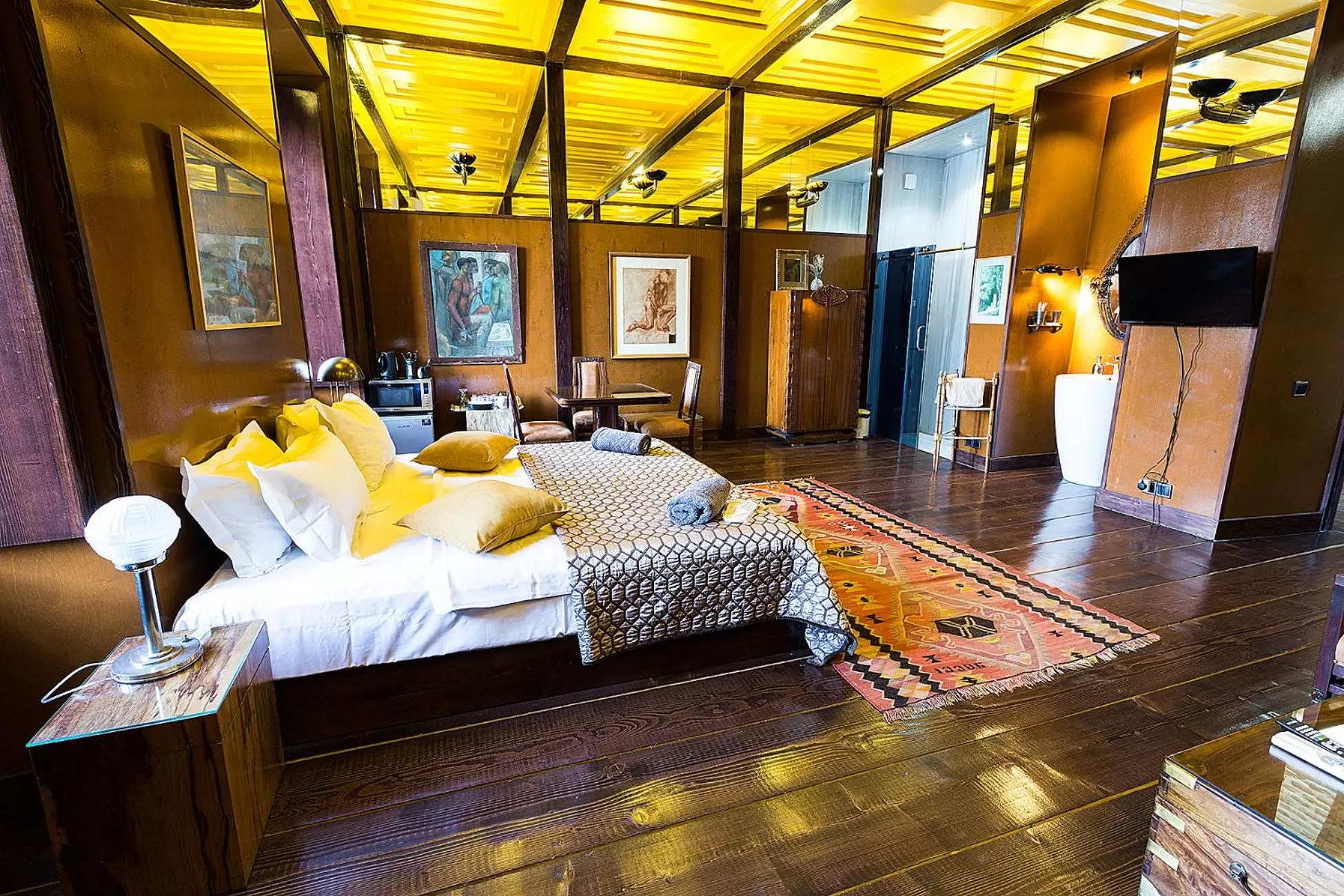 Bathroom, Bed in Castle in Old Town