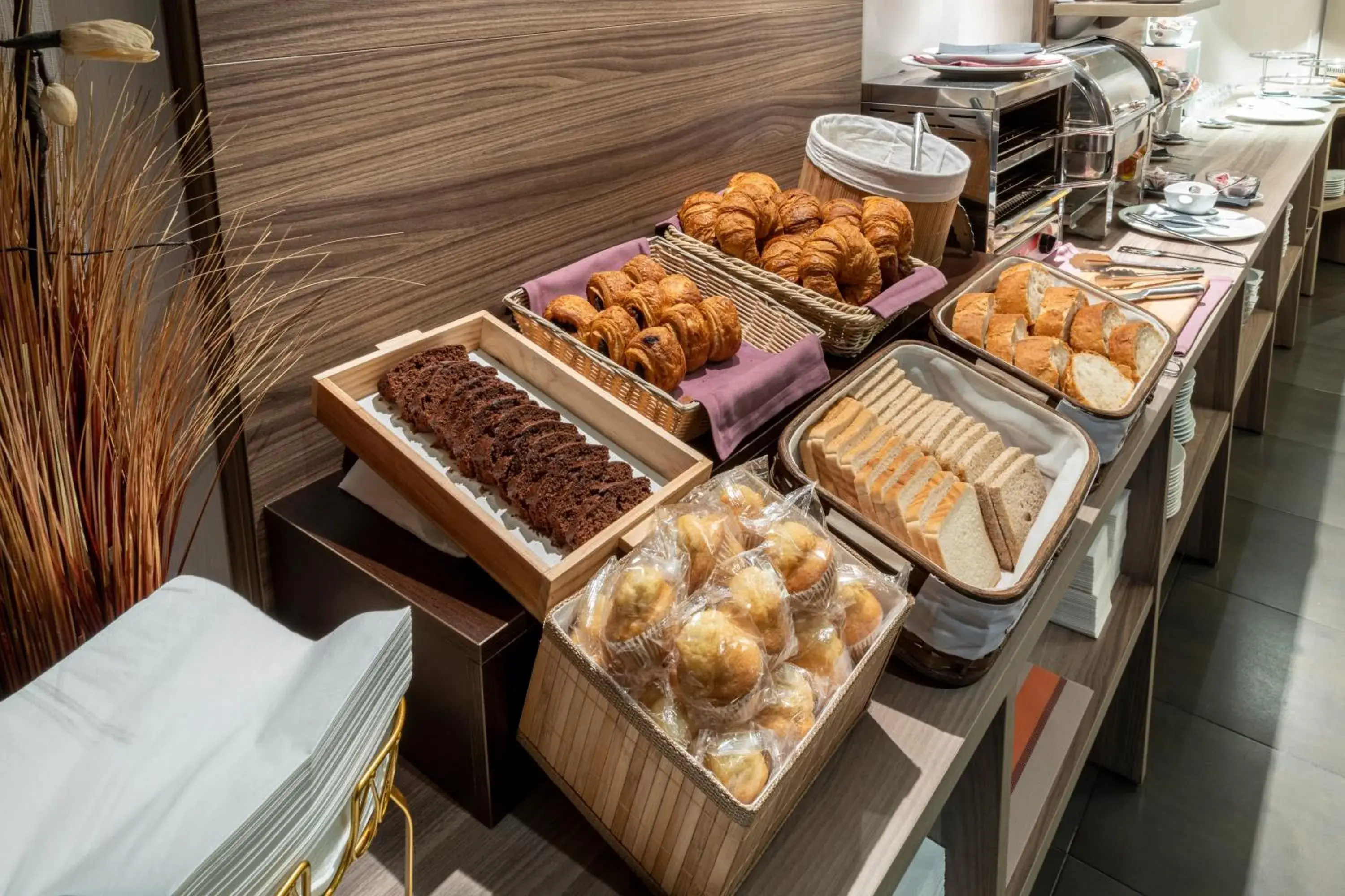 Buffet breakfast in Hotel Aroi Ponferrada