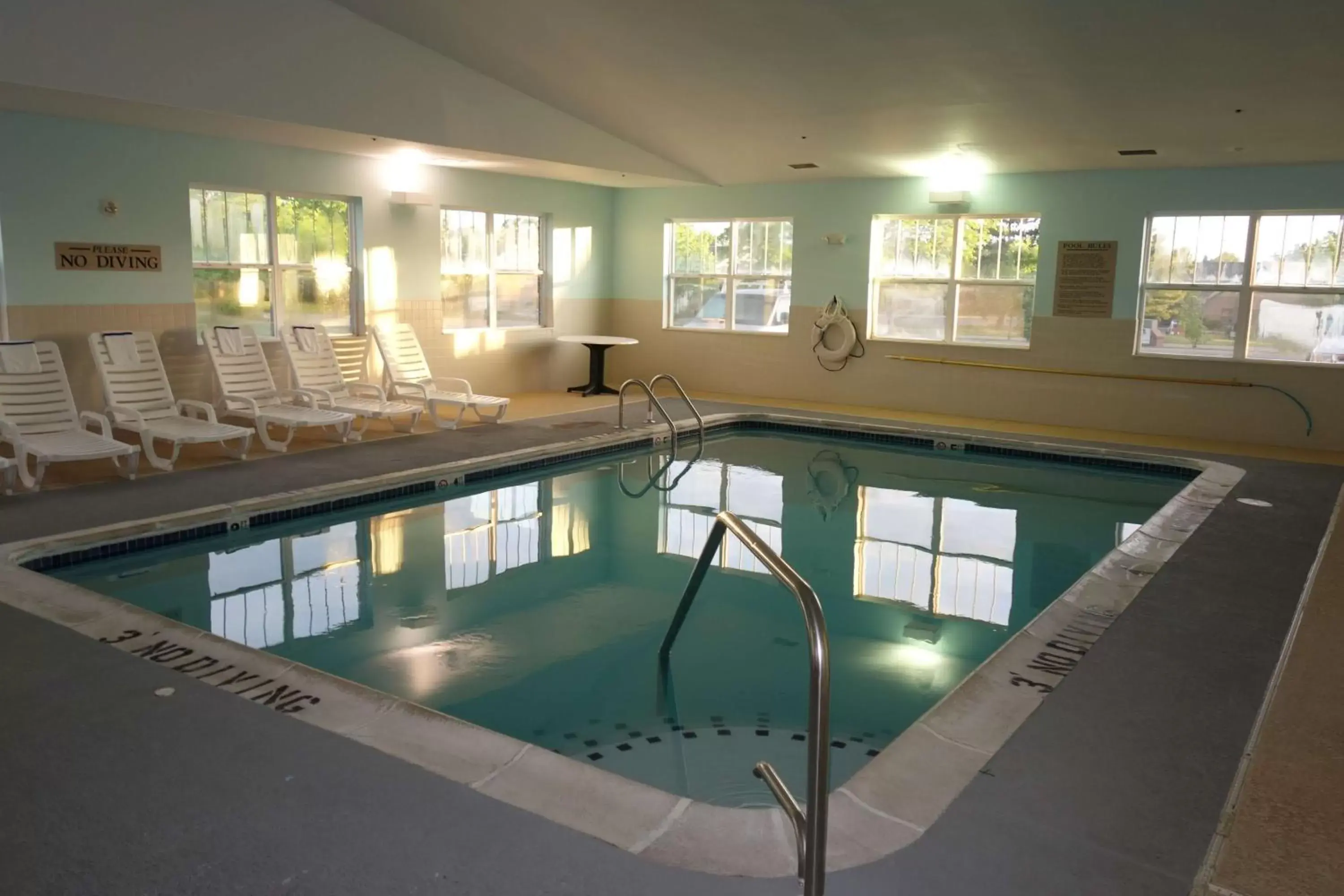 On site, Swimming Pool in Country Inn & Suites by Radisson, Lansing, MI