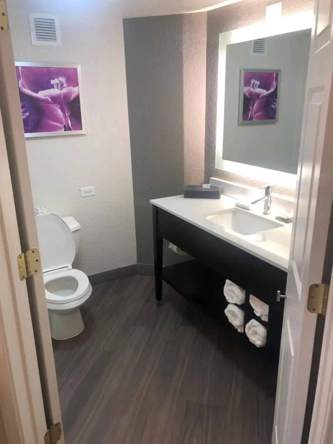 Bathroom in La Quinta Inn & Suites by Wyndham Panama City