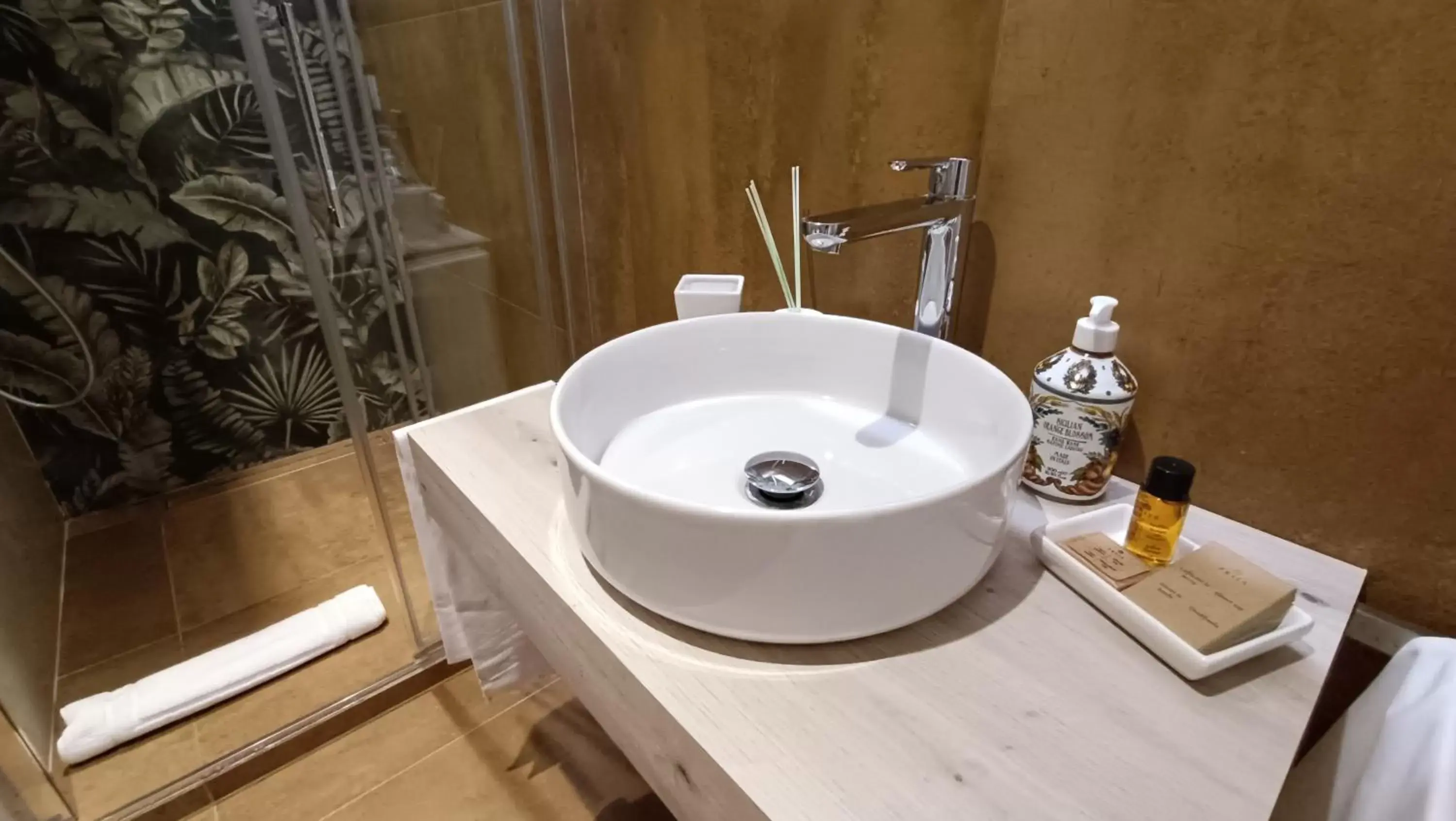 Bathroom in Maison Tullio Sorrento