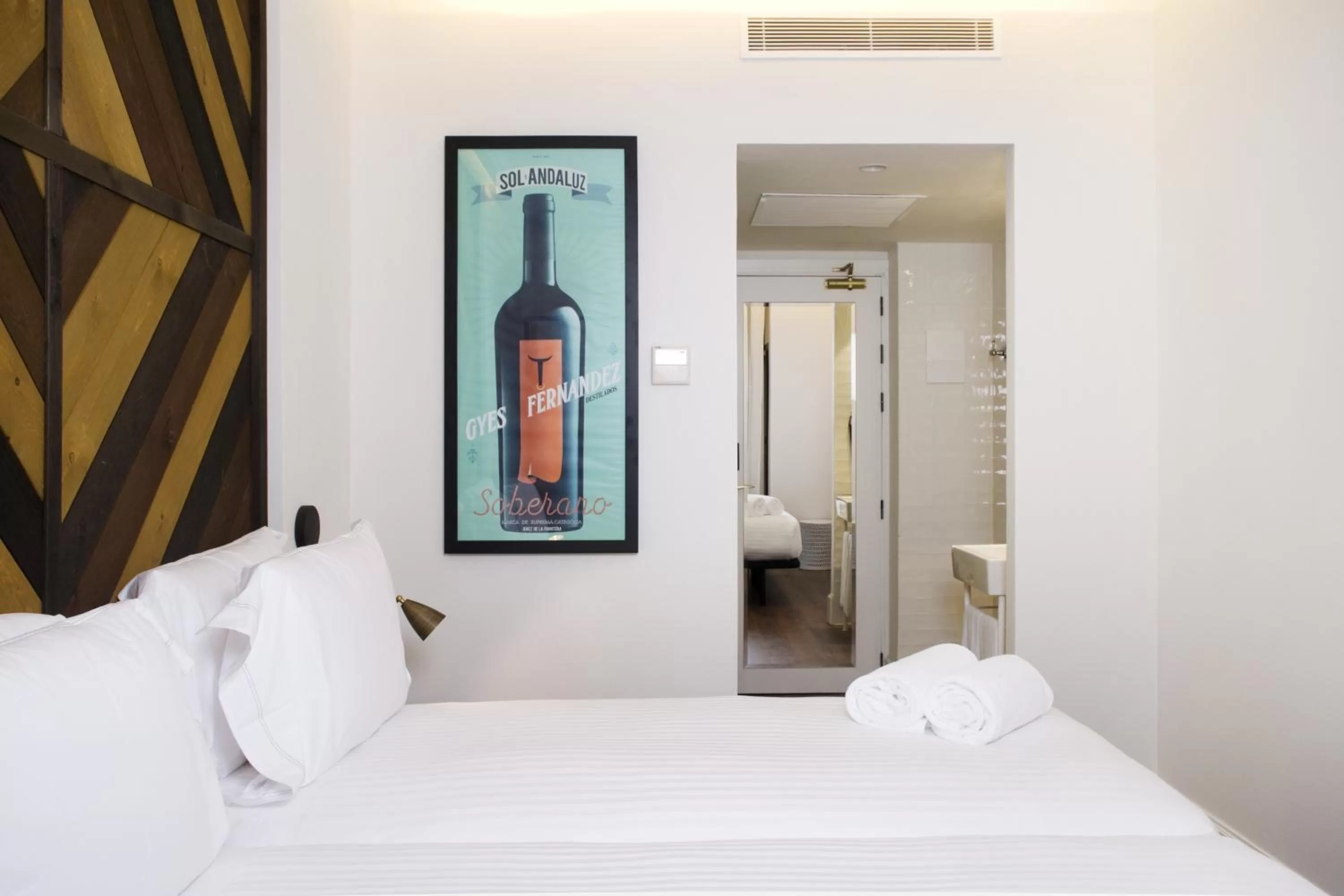 Photo of the whole room, Bed in Praktik Vinoteca