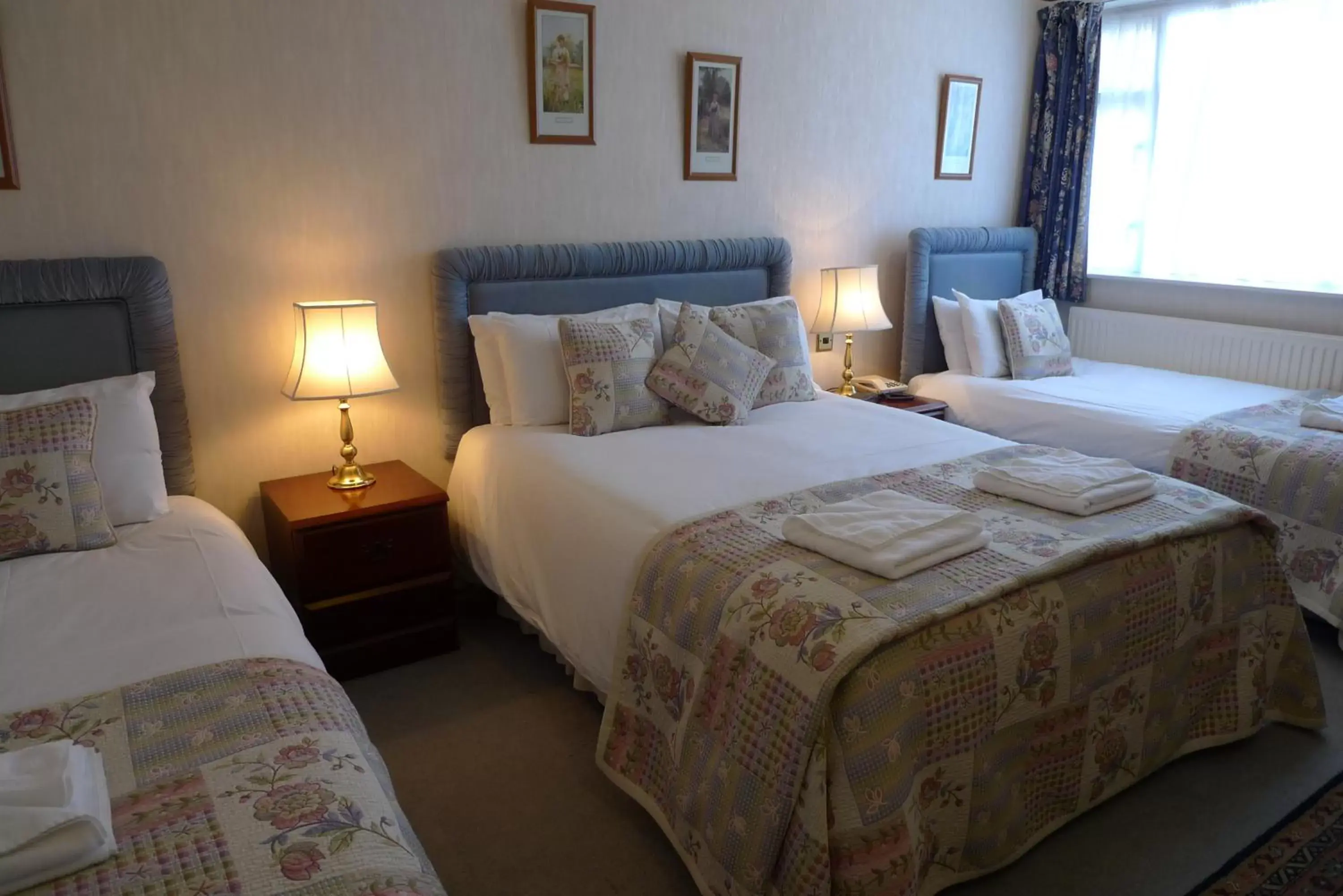 Bedroom, Bed in Ashburnham Hotel