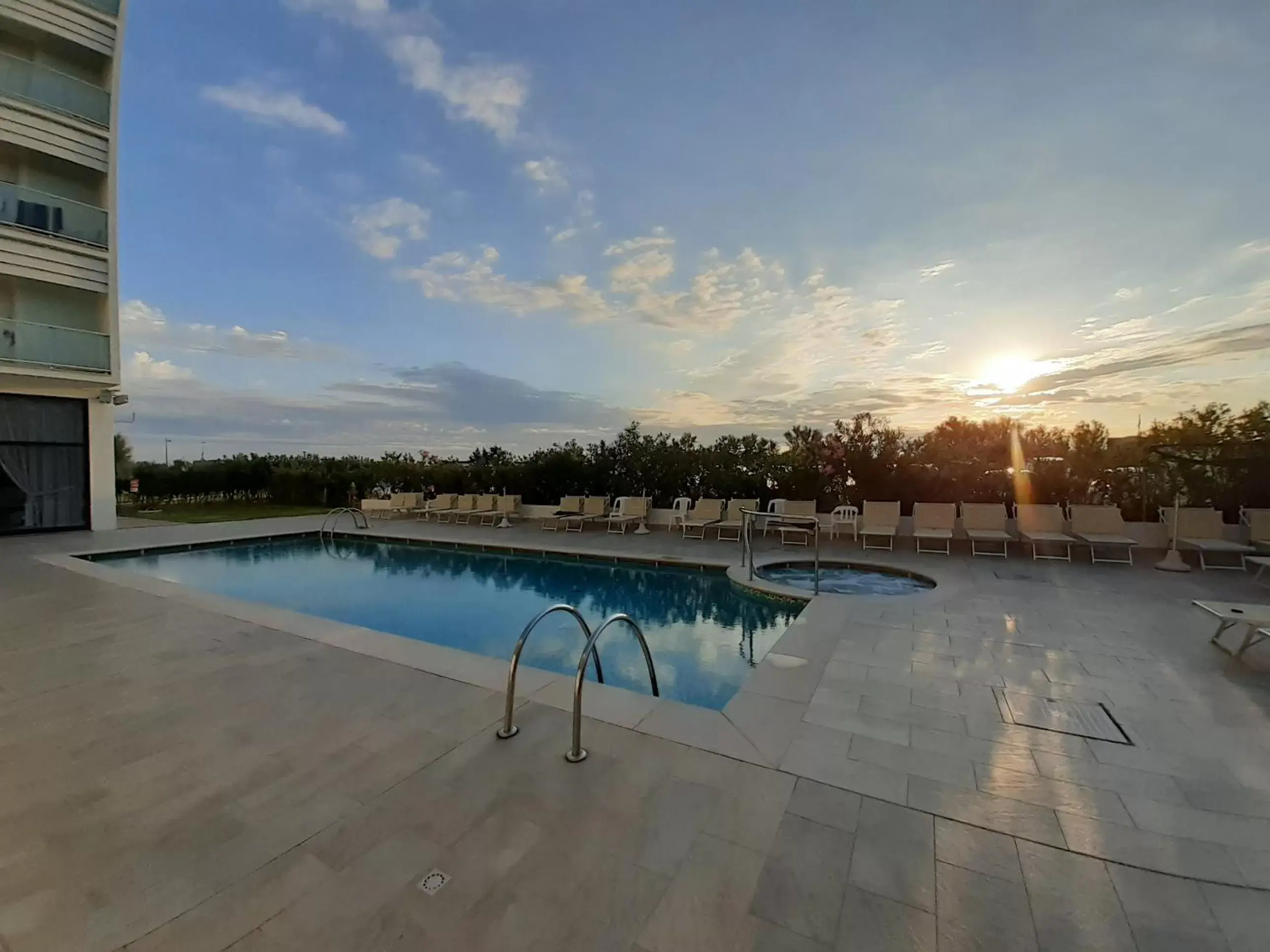 Facade/entrance, Swimming Pool in Hotel Adria