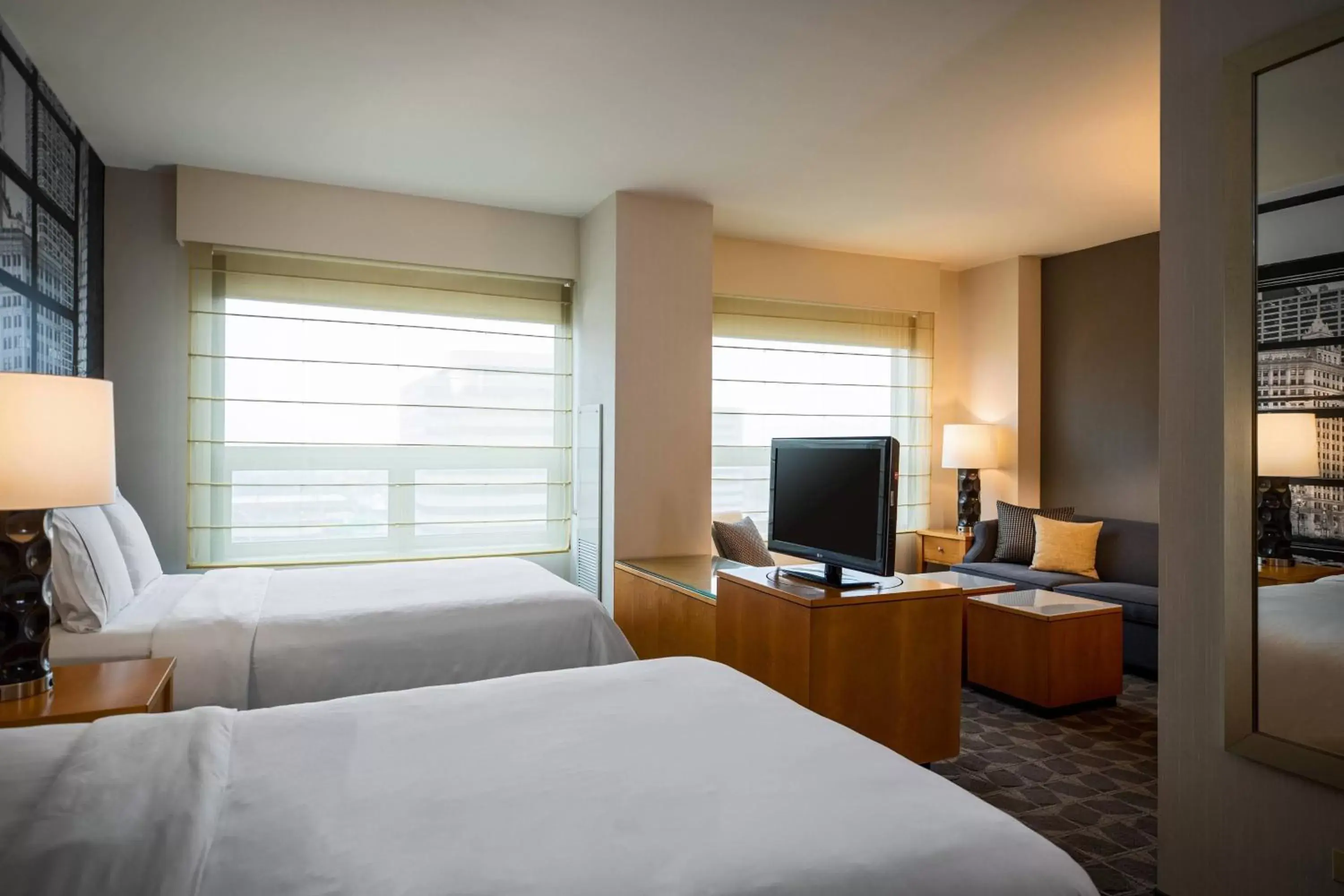Photo of the whole room, Bed in Renaissance Chicago O'Hare Suites Hotel