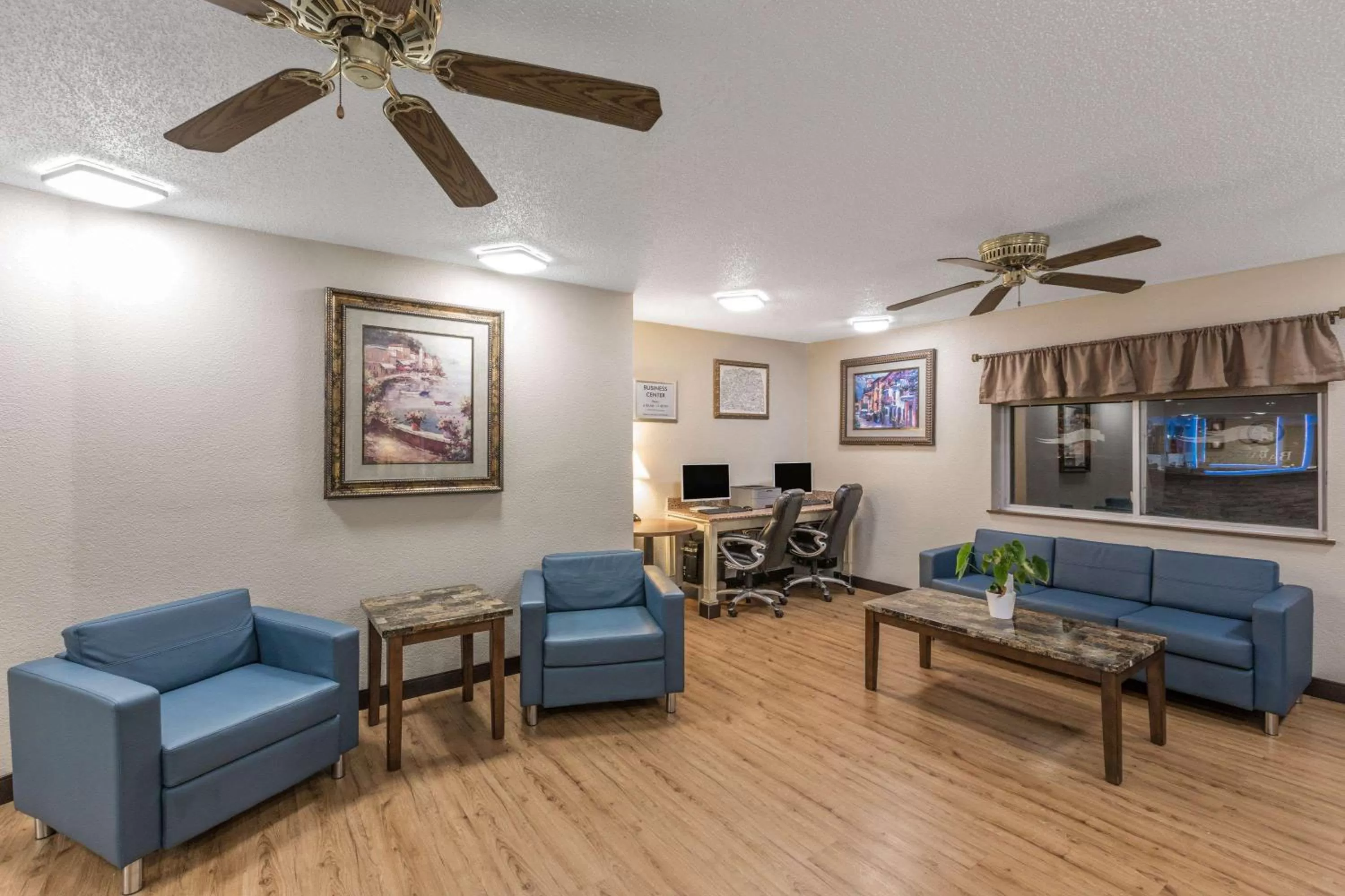 Lobby or reception in Baymont by Wyndham Fort Dodge