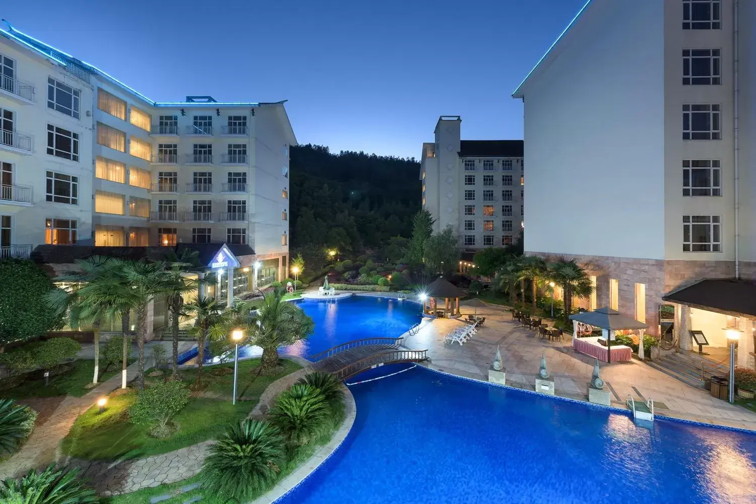 Pool View in Pullman Zhangjiajie Hotel - Instagrammable