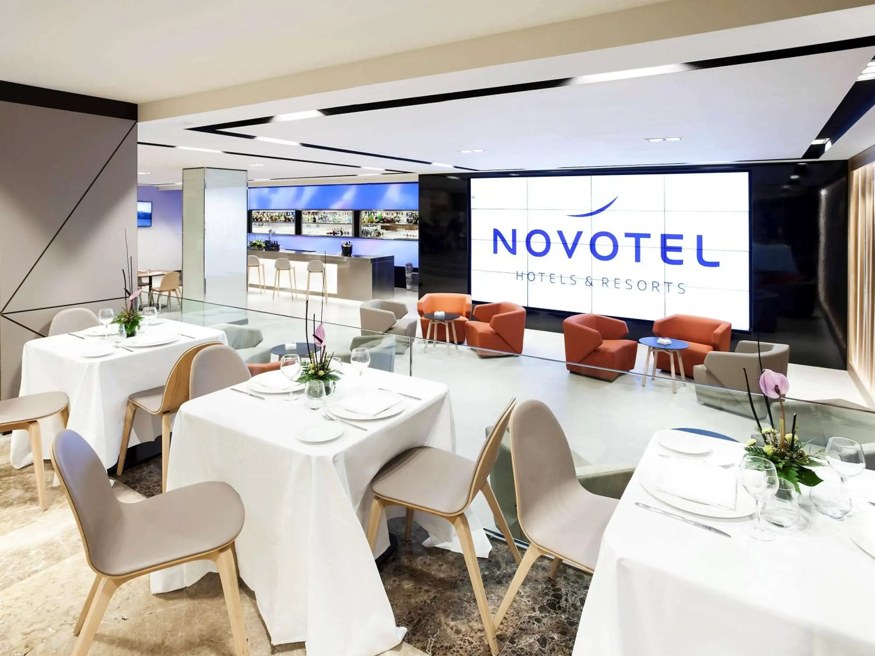 Restaurant/Places to Eat in Novotel Madrid Center