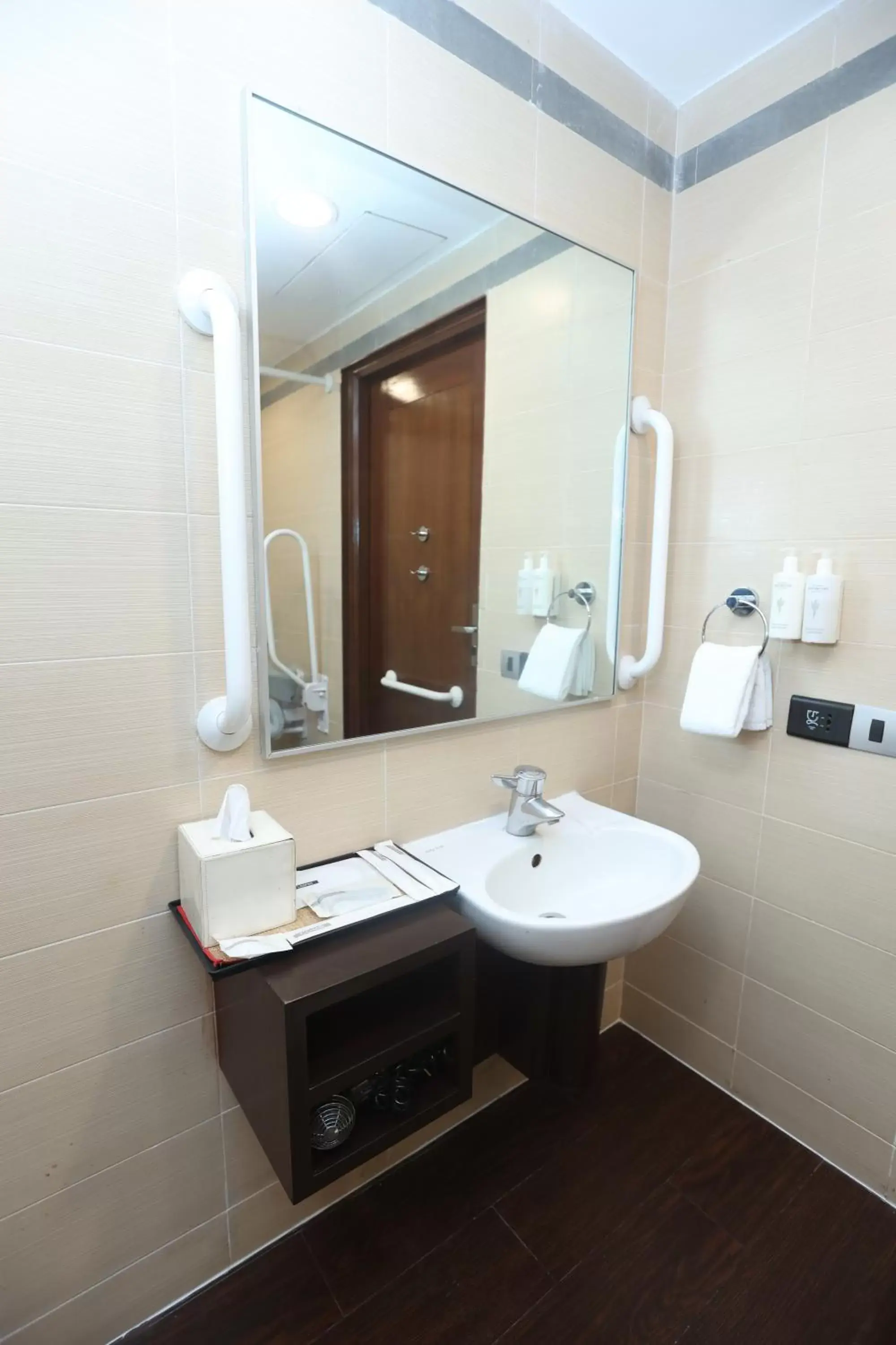 Bathroom in Hilton Garden Inn New Delhi/Saket