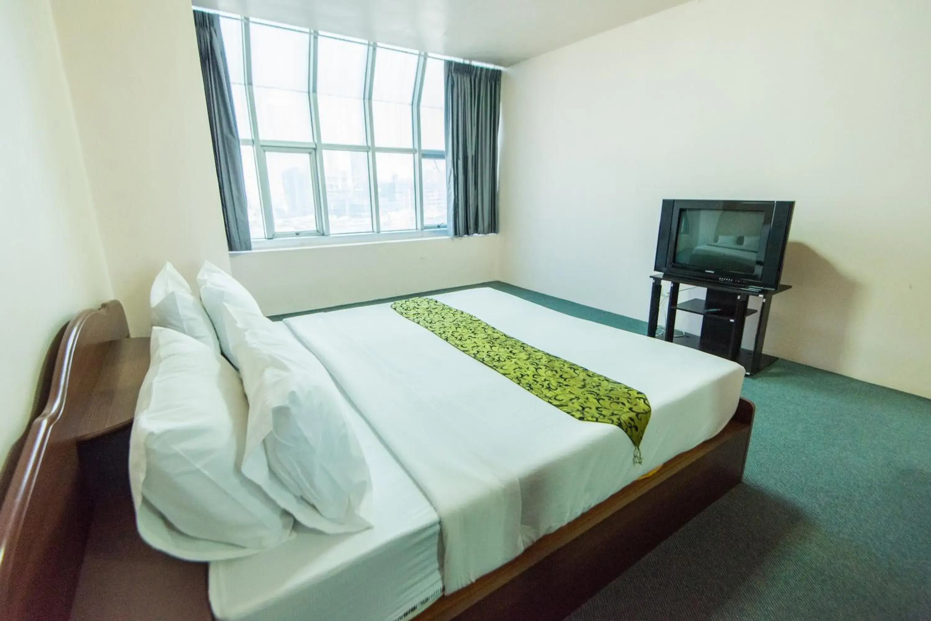 TV and multimedia, Bed in King Royal II Hotel