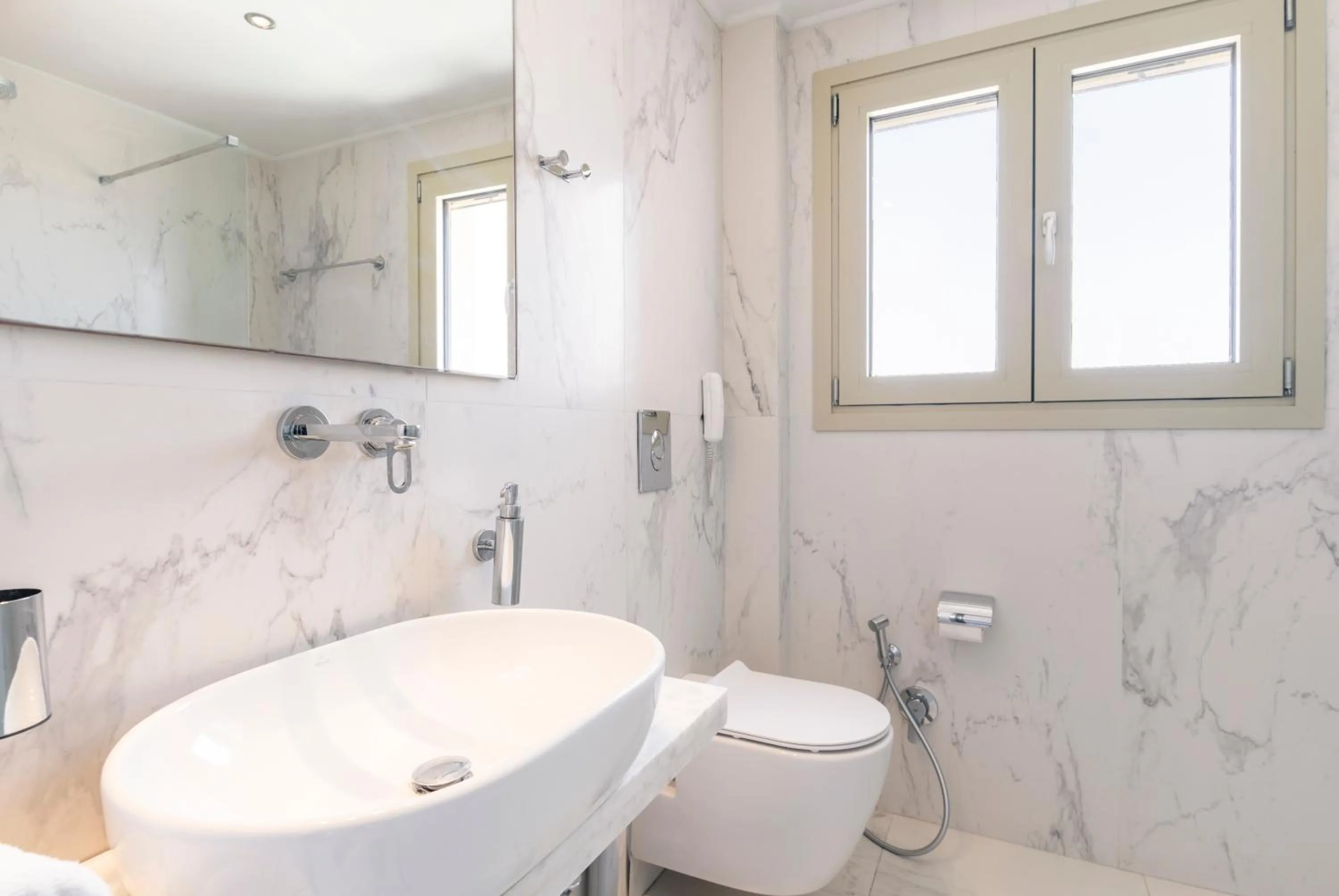 Toilet in Hotel Lefkas