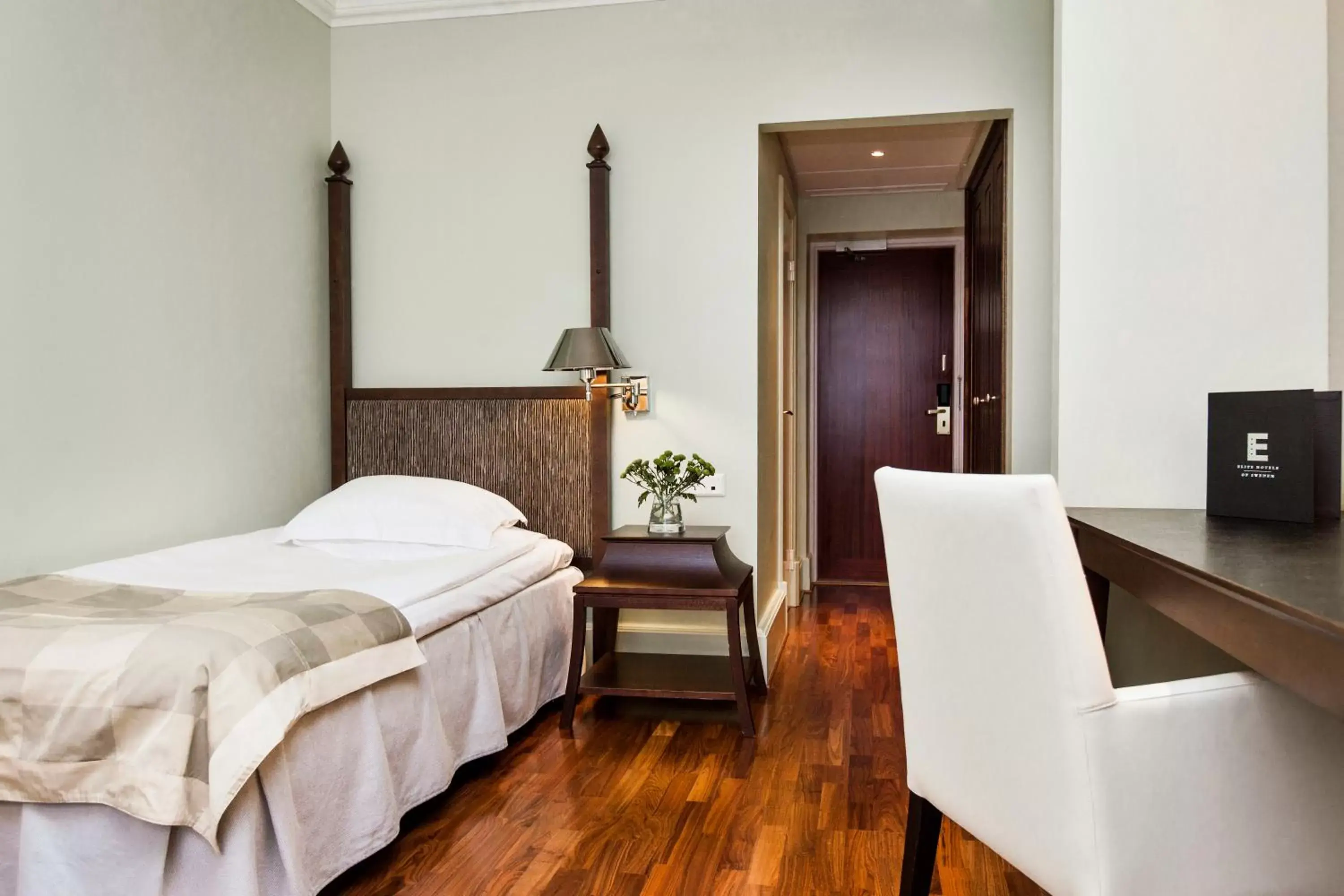 Standard Single Room in Elite Park Avenue Hotel Standard Single Room in Elite Park Avenue Hotel