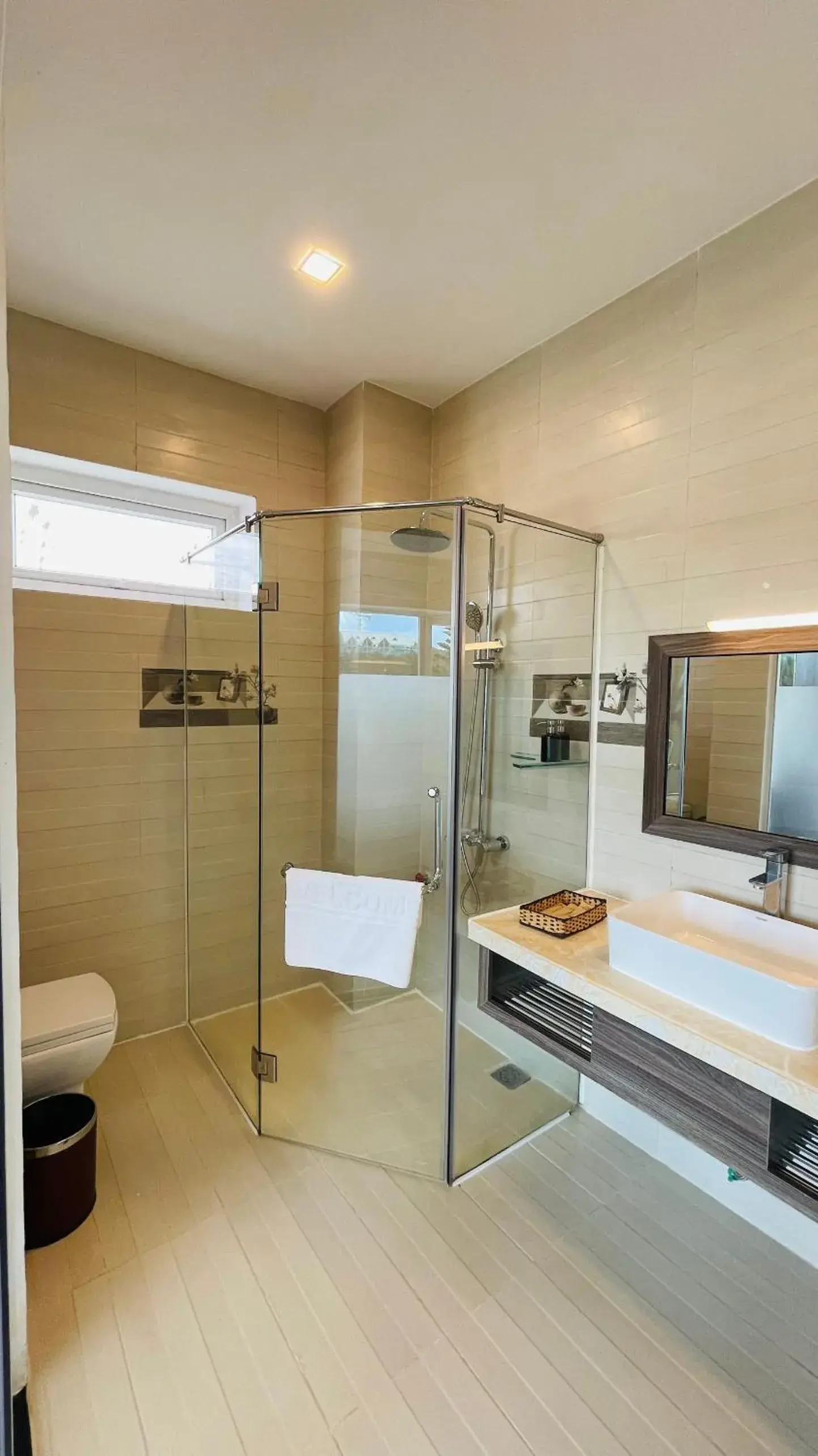 Shower, Bathroom in Dalat Wonder  Resort