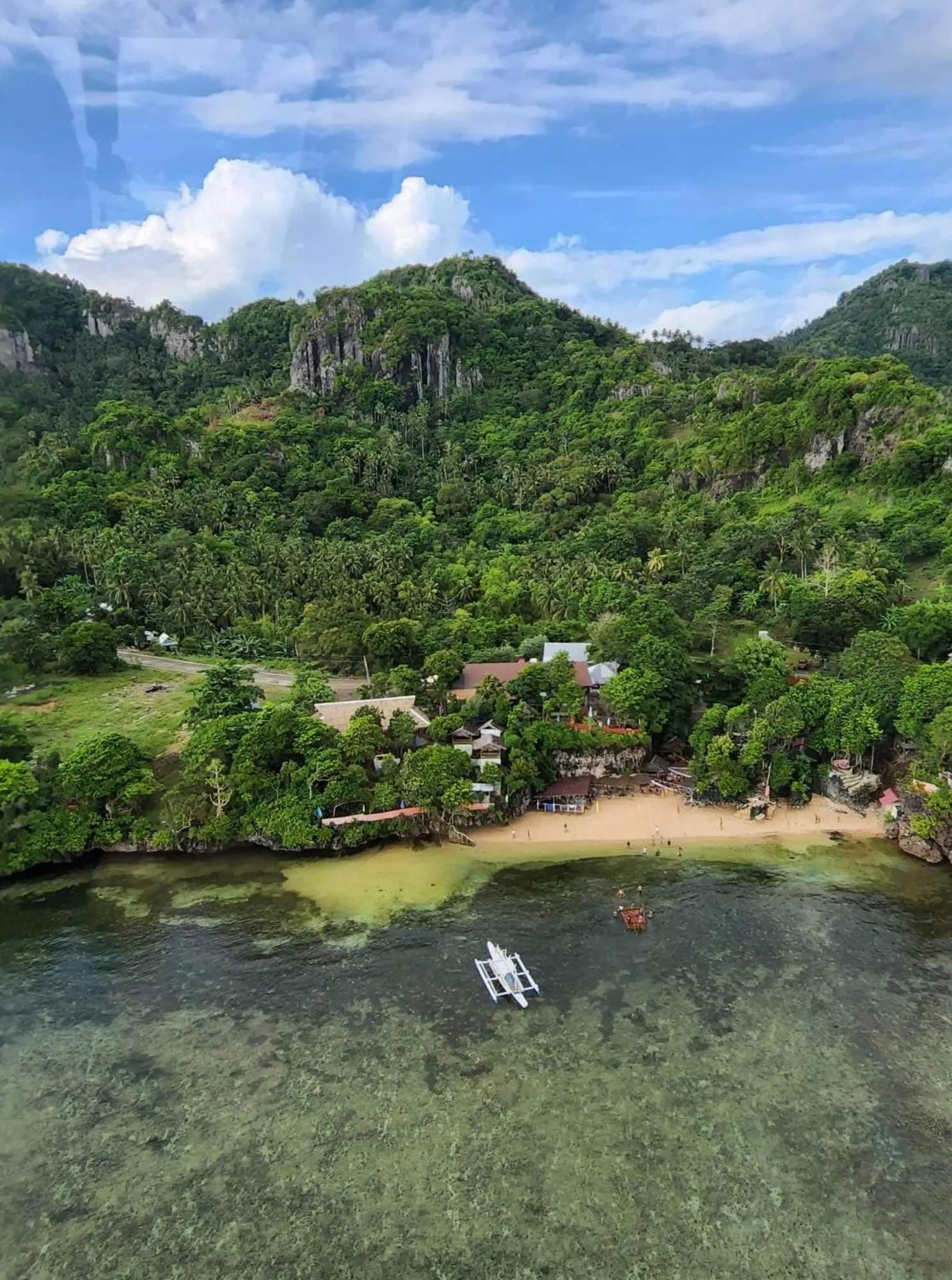 Beach in Gratum Beach Resort