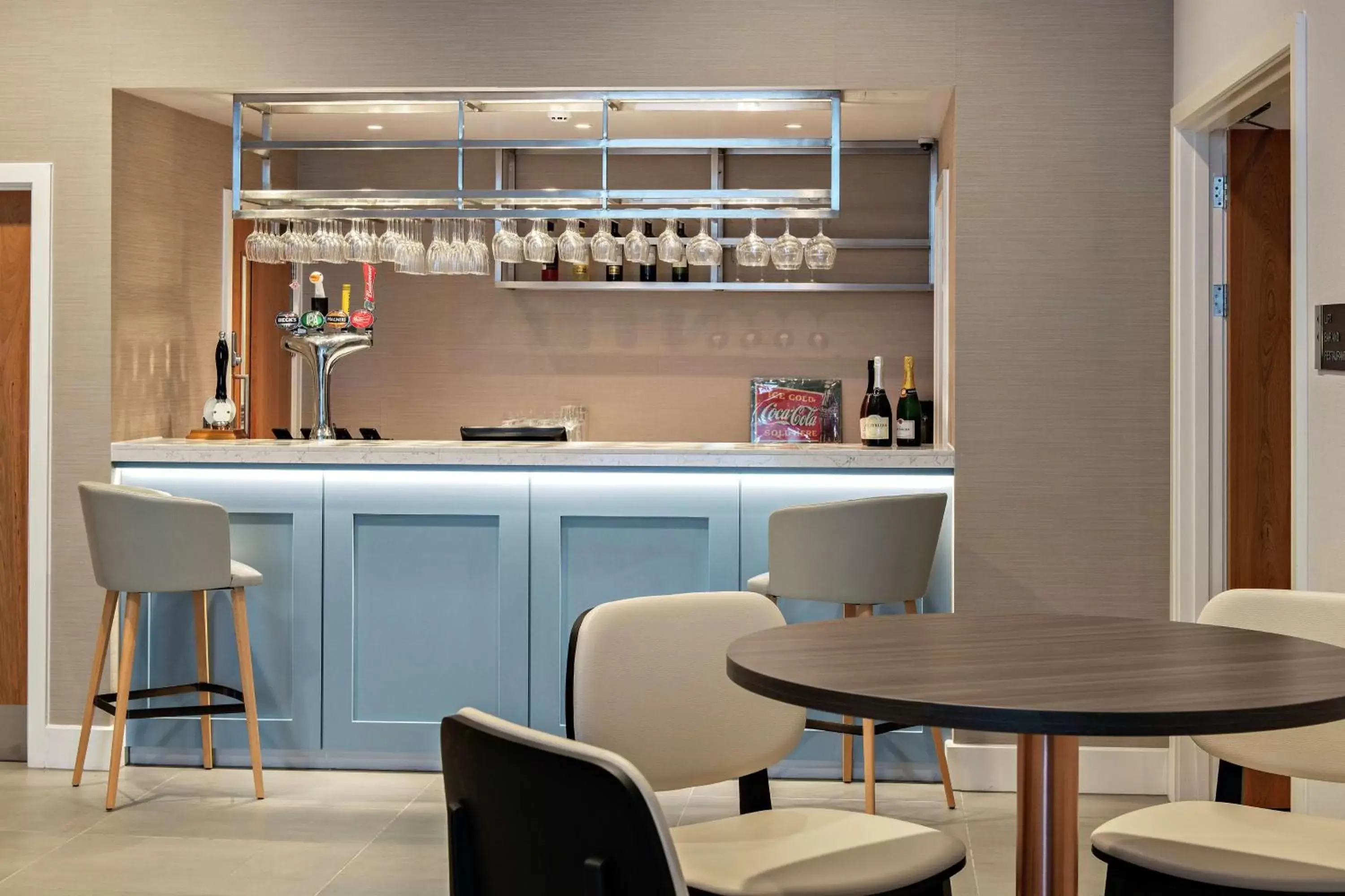 Lounge or bar, Lounge/Bar in Hilton Garden Inn Abingdon Oxford