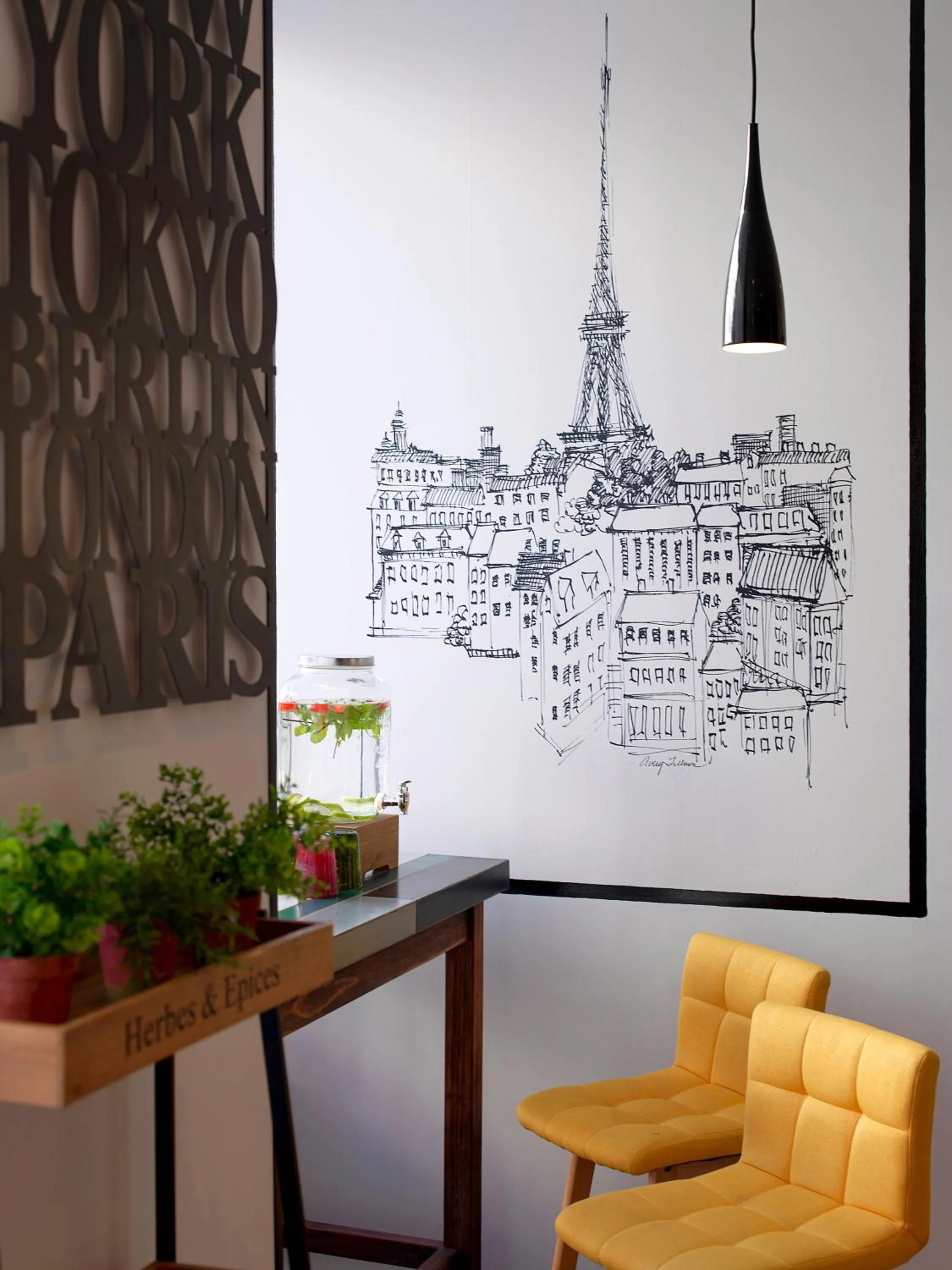 Lobby or reception in Hotel Paris Opera Affiliated by Meliá