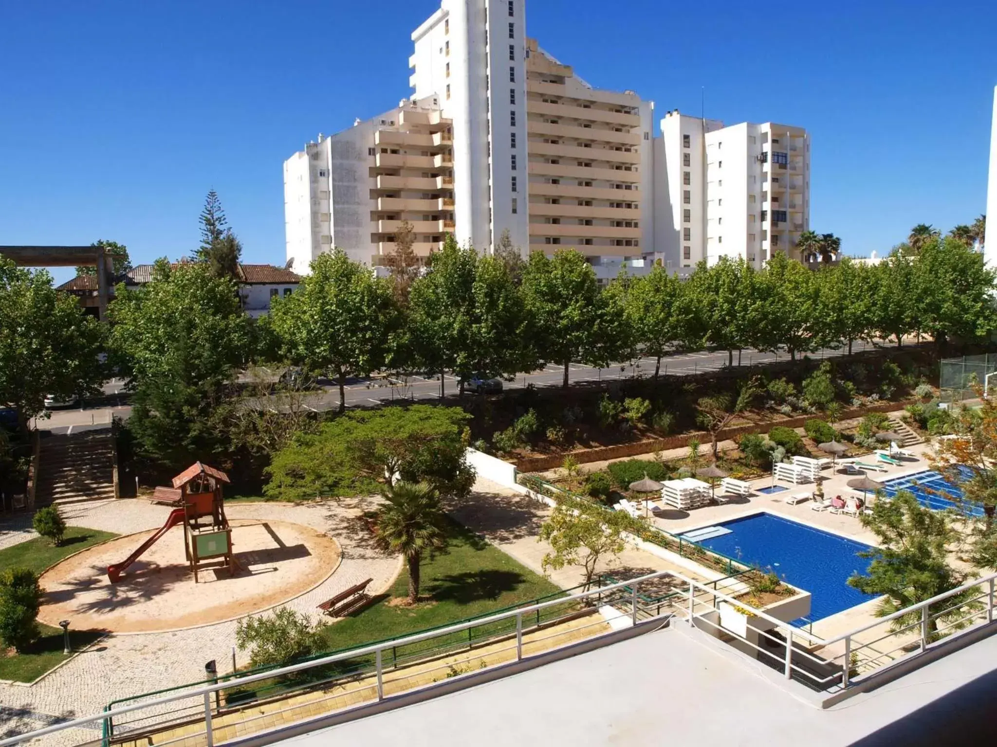 Facade/entrance, Pool View in Apartamentos Jardins da Rocha