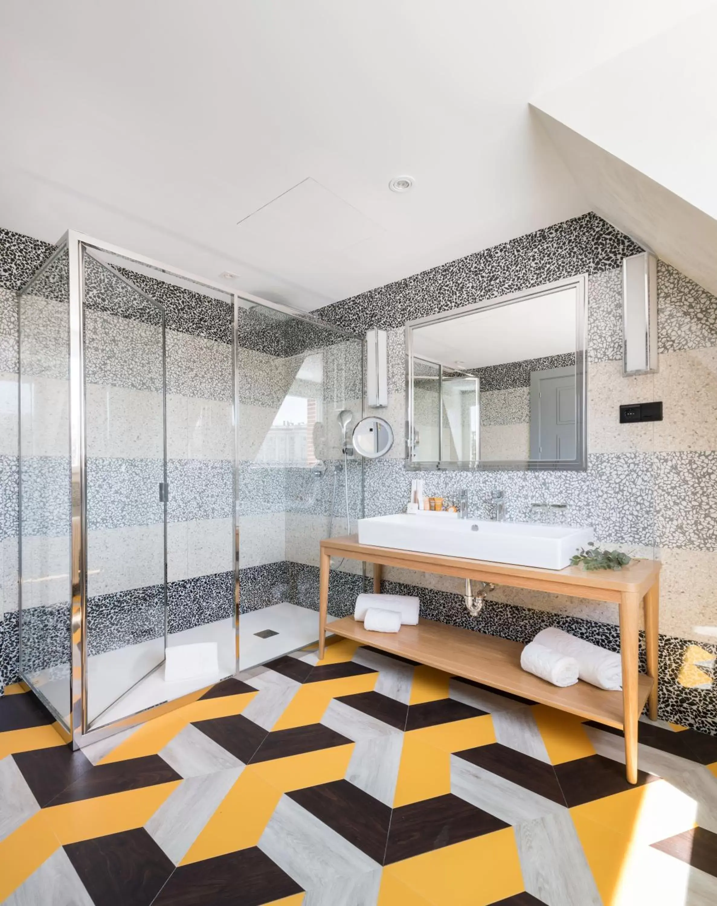 Shower, Bathroom in Principe Pio