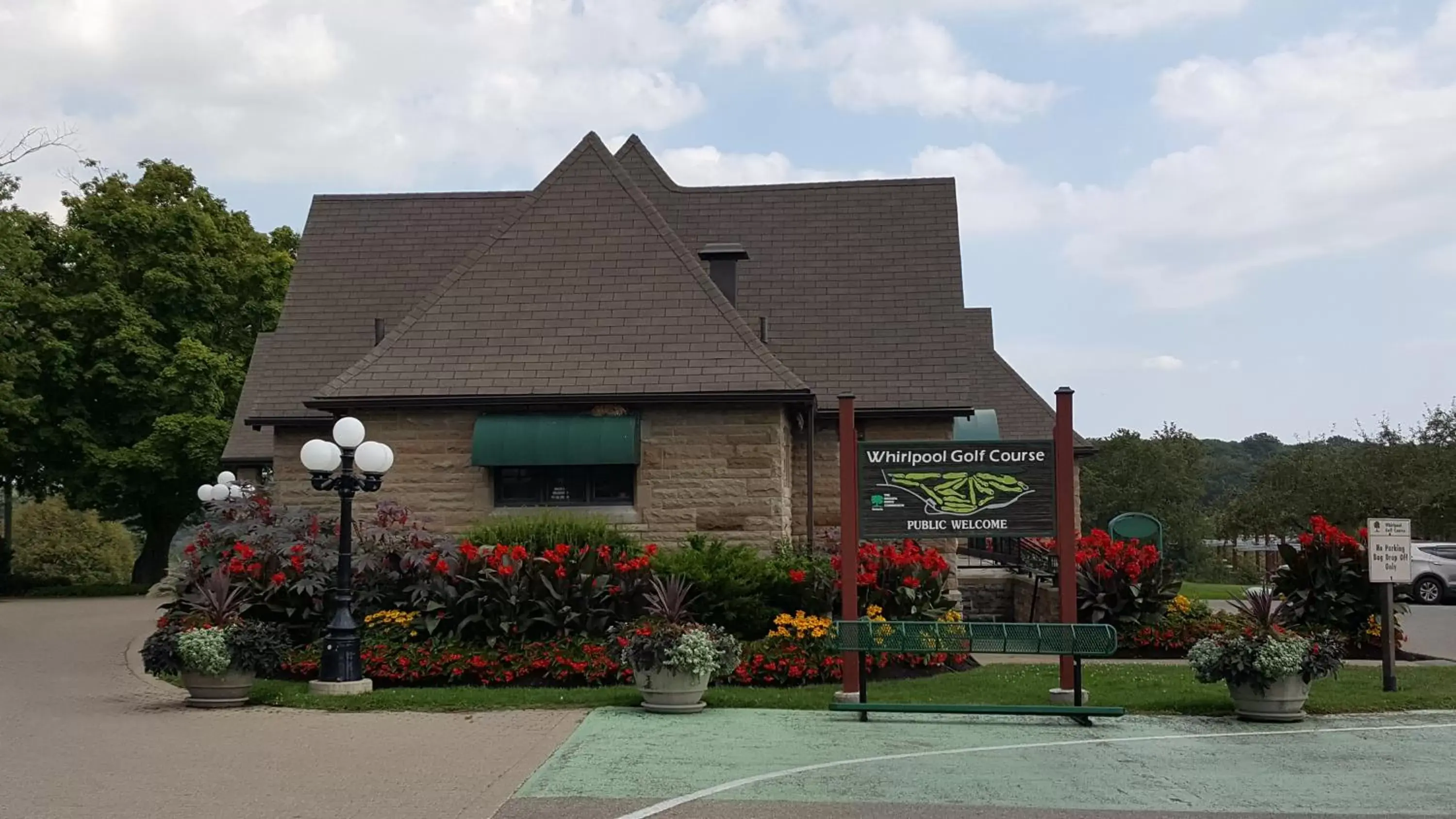 Property building, Garden in River Rapids Inn