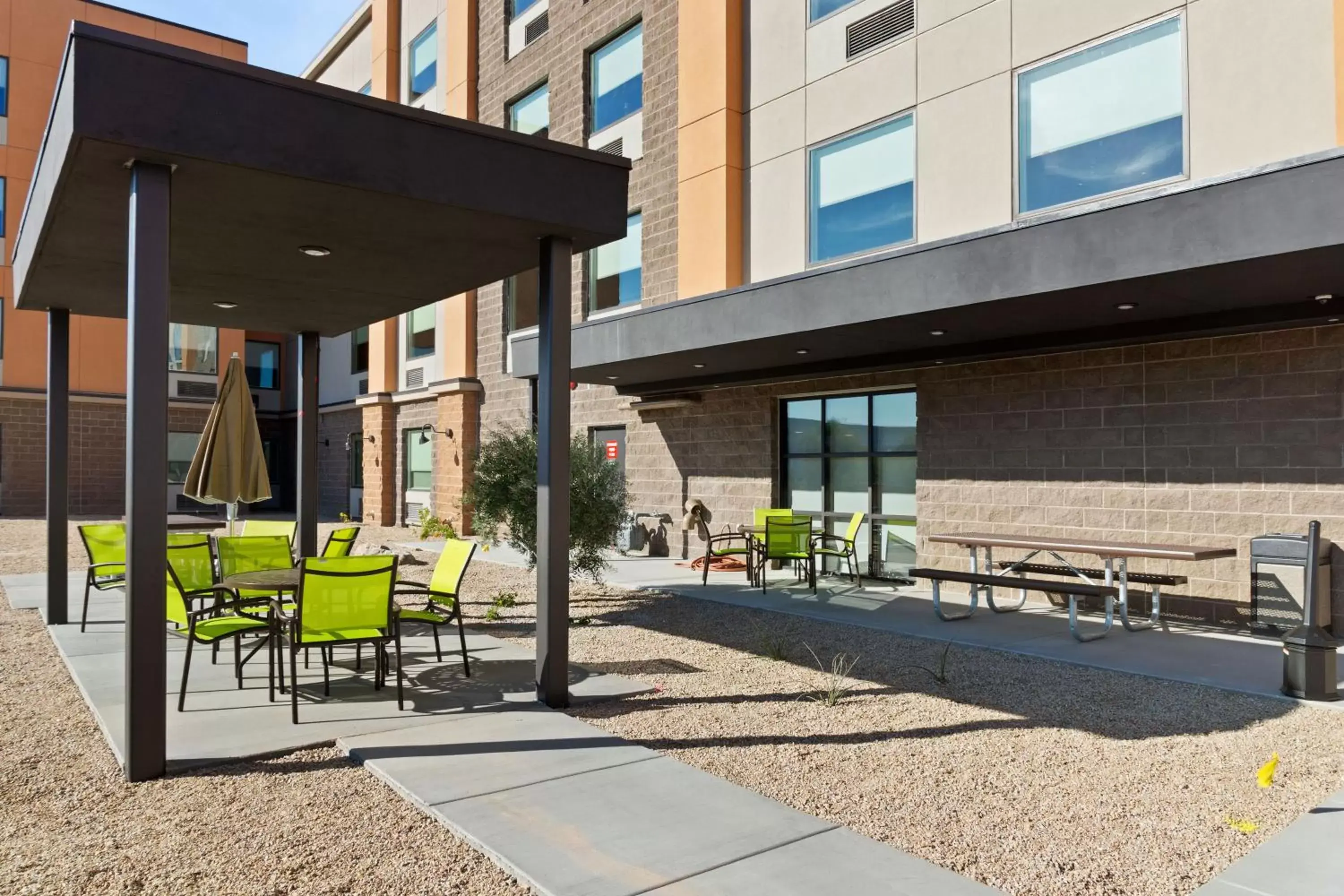 Patio in Extended Stay America Premier Suites - Phoenix - Chandler - Downtown