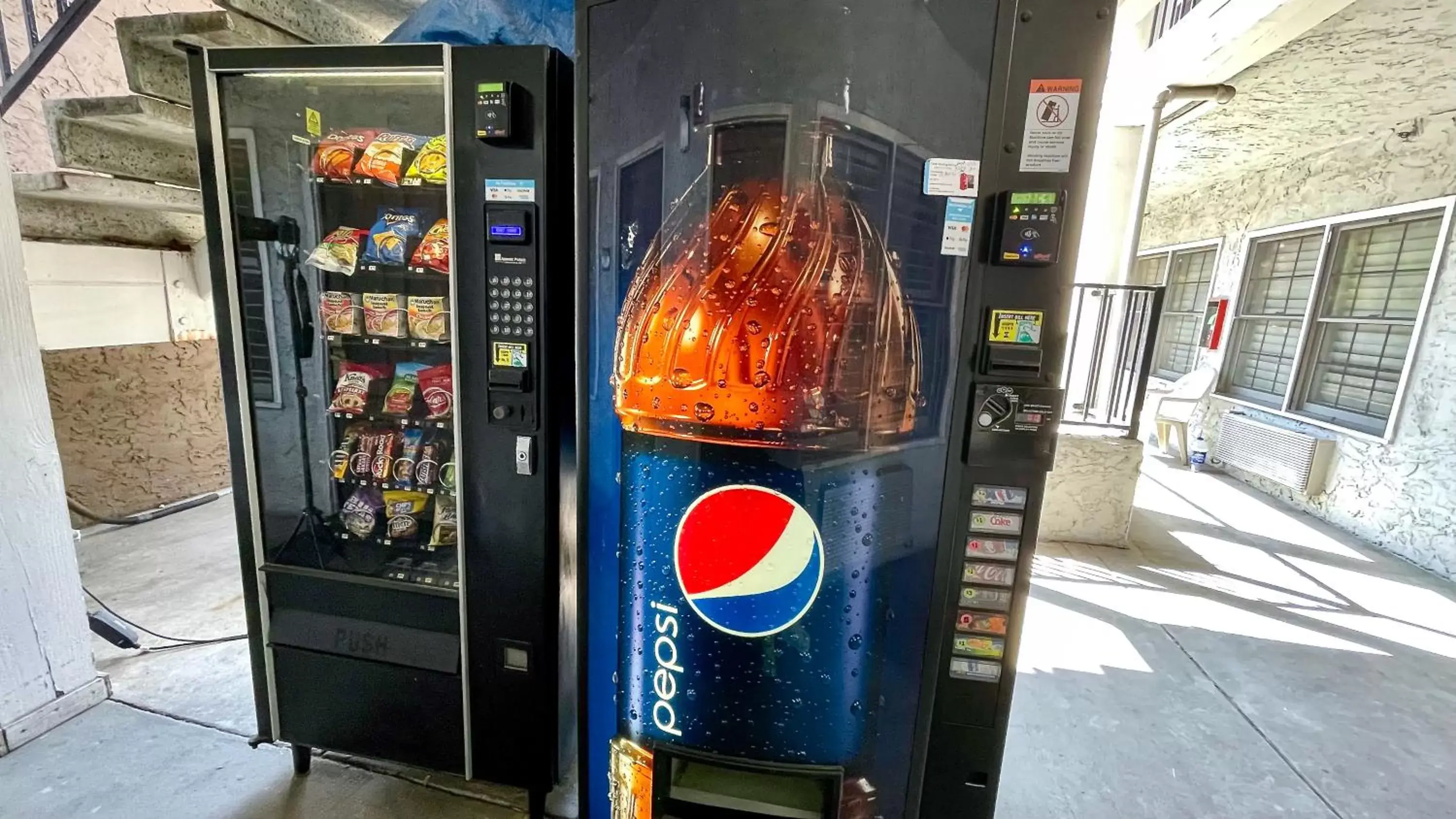 vending machine, Supermarket/Shops in Rodeway Inn