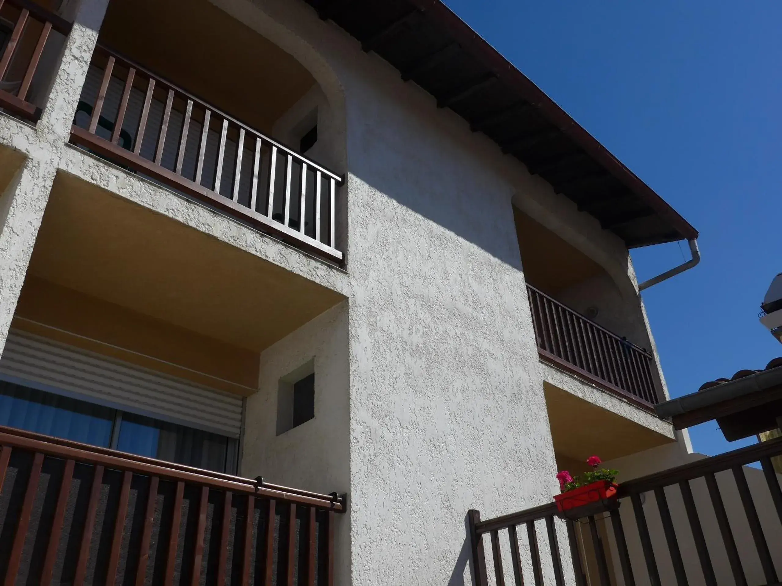 Property building, Balcony/Terrace in Hôtel Le Relais Dax