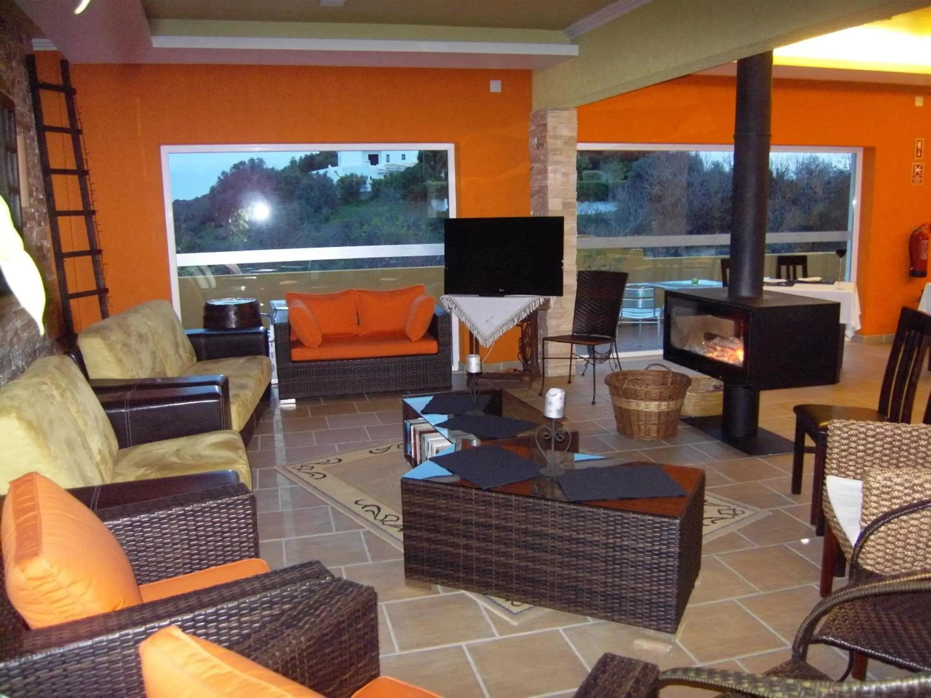 Lounge or bar in Montinho De Ouro