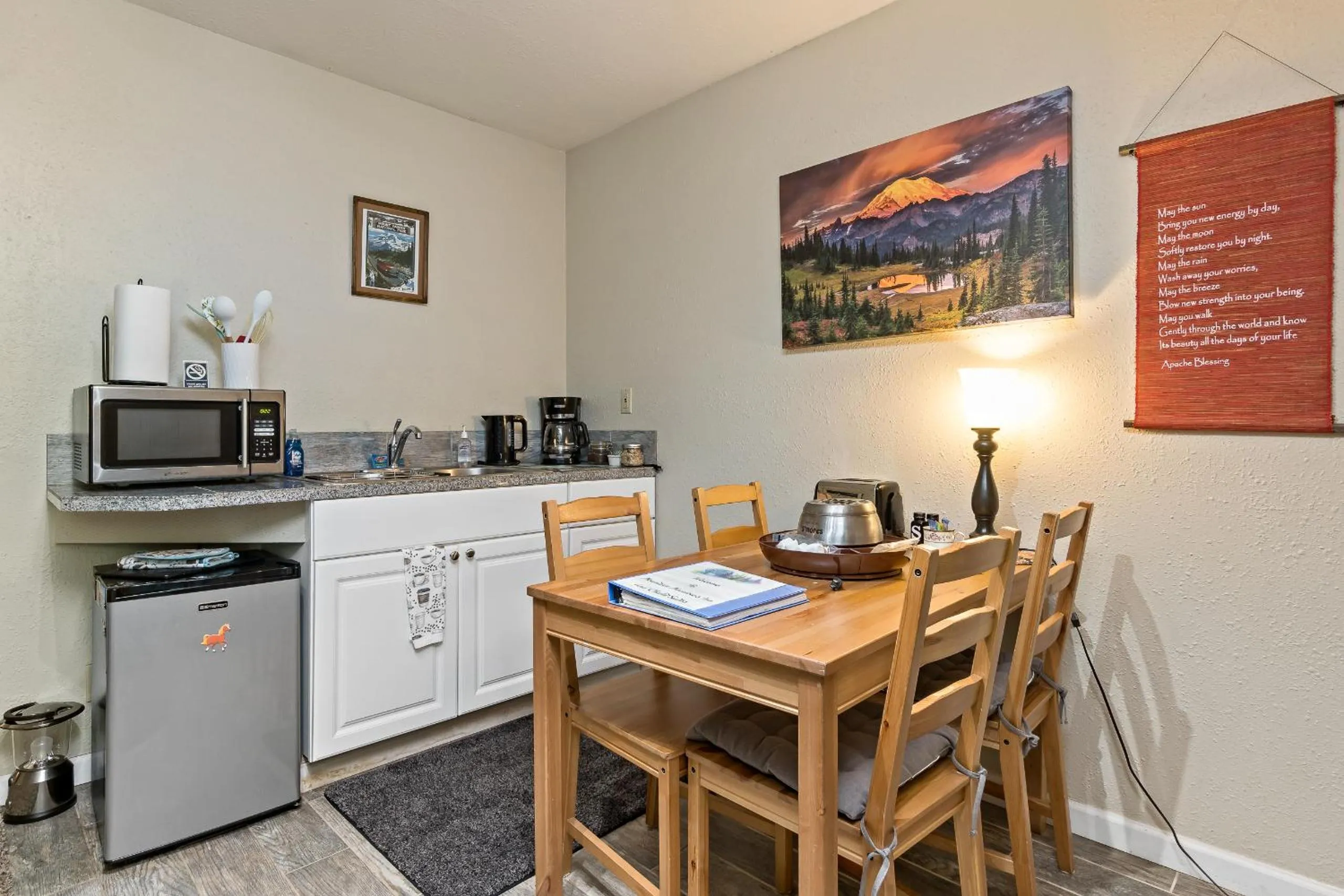 Kitchen or kitchenette in Mountain Meadows Inn & Chalet Suites