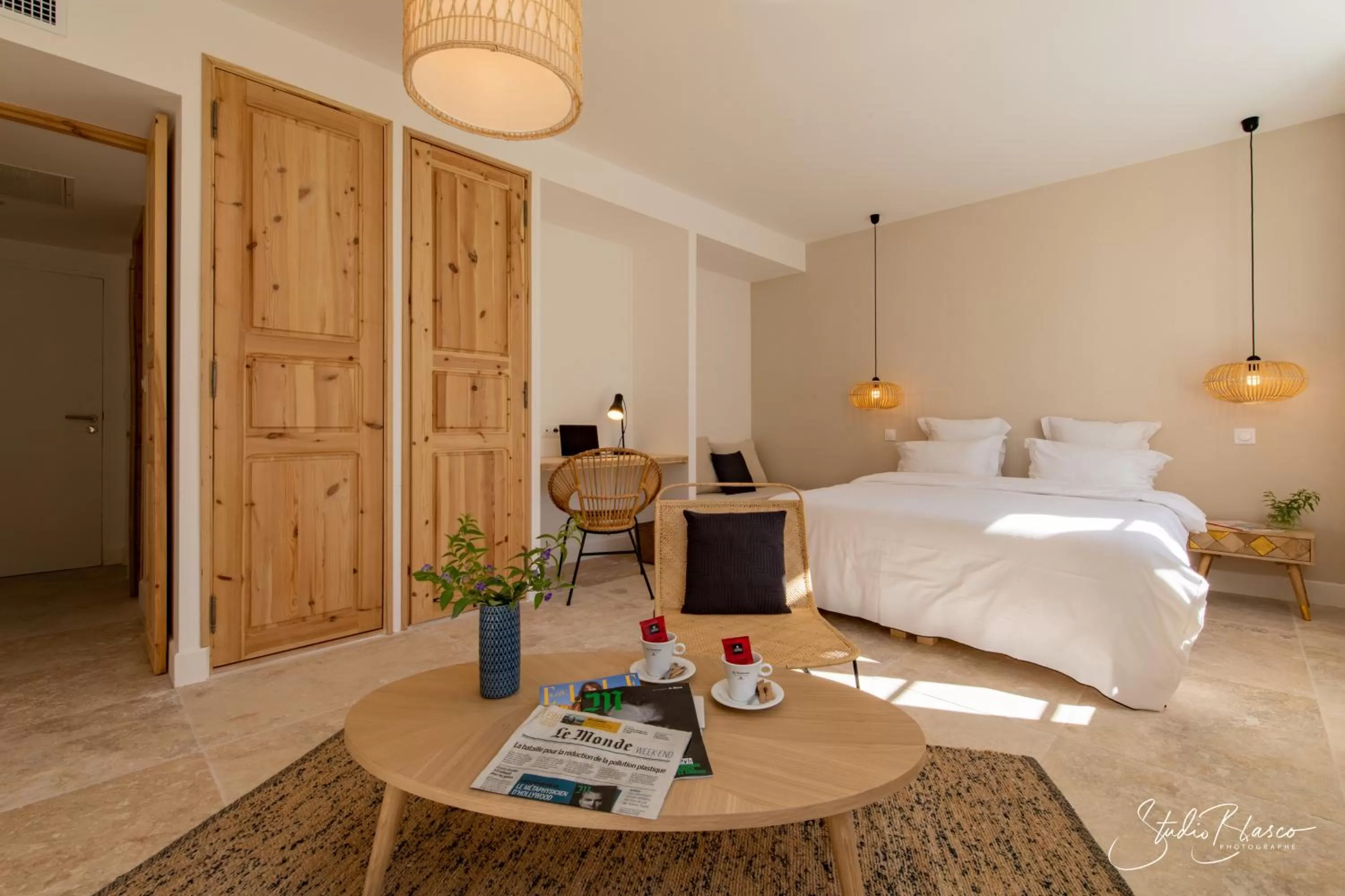 Photo of the whole room, Bed in Moulin de la Roque