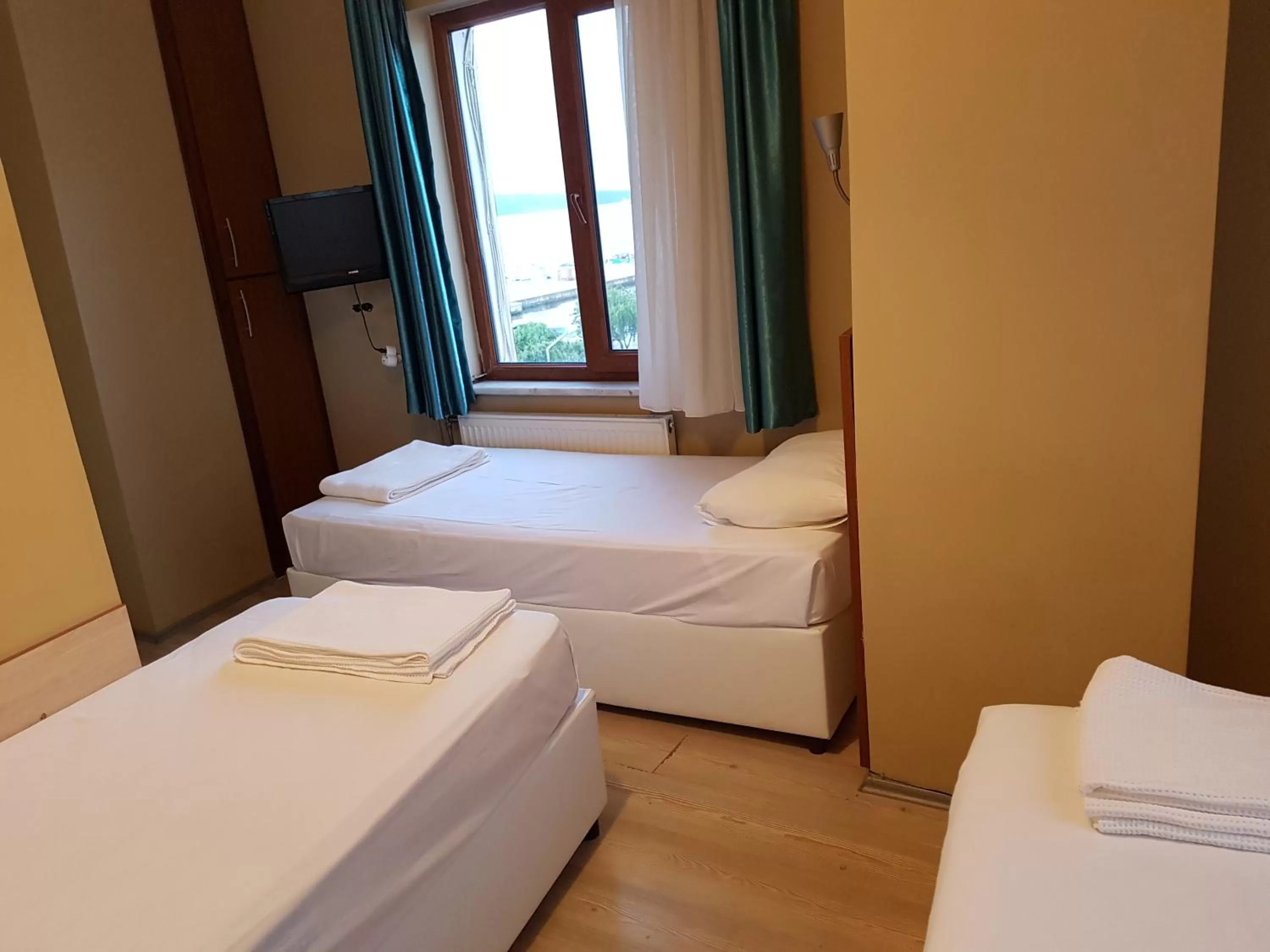 Bed in Hotel Crowded House