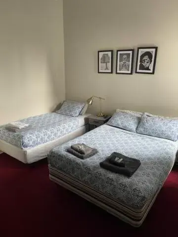 King Room With Ensuite in The Royal Mail Hotel Braidwood King Room With Ensuite in The Royal Mail Hotel Braidwood